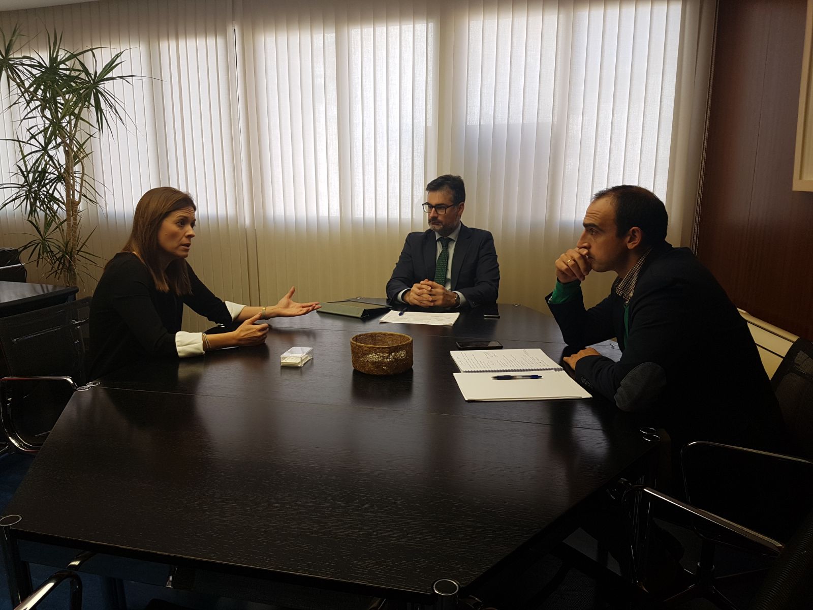 La alcaldesa se reúne con el director general de Formación Profesional y Enseñanzas de Régimen Especial