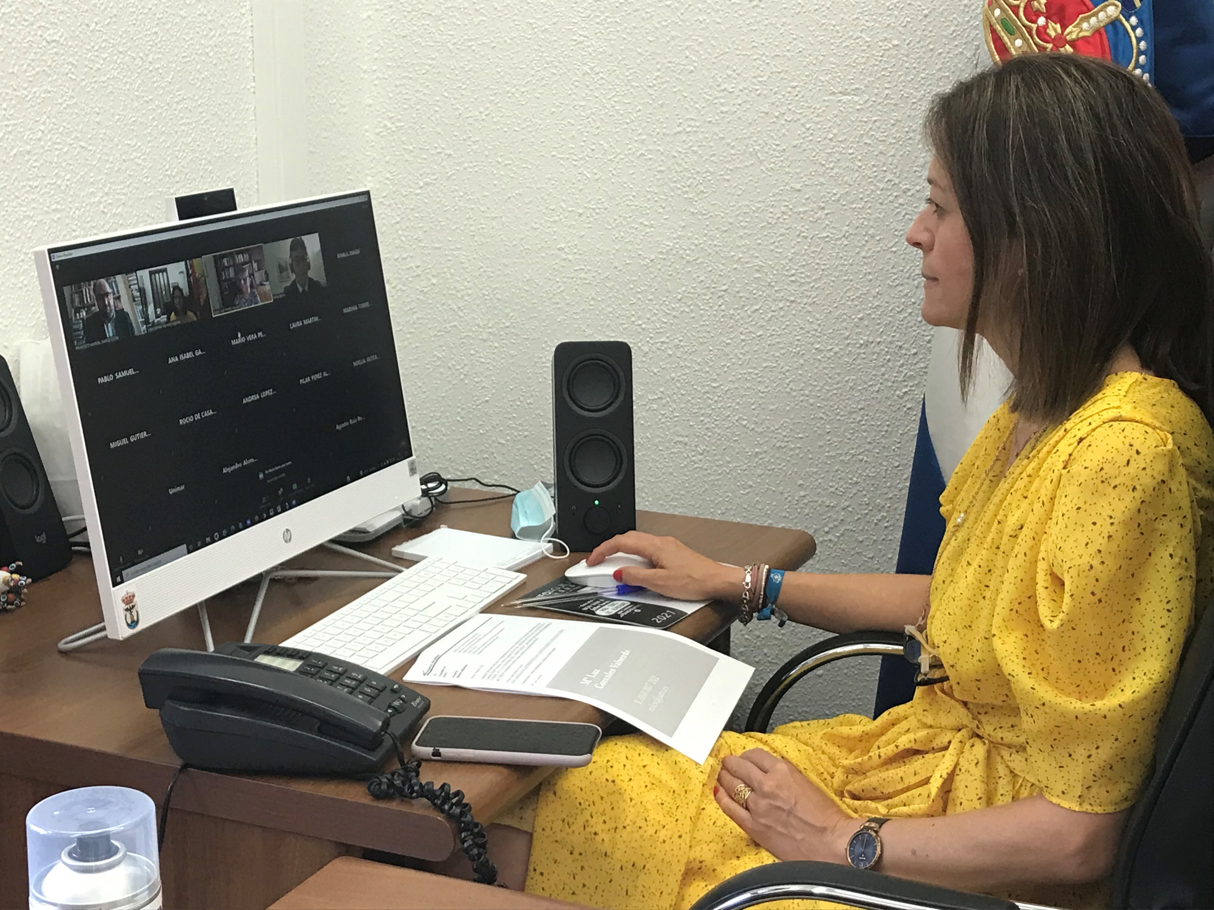 La primera edil aguileña inaugura la sexta edición del curso Retos del sistema político, incluido en la programación de la Universidad Internacional del Mar