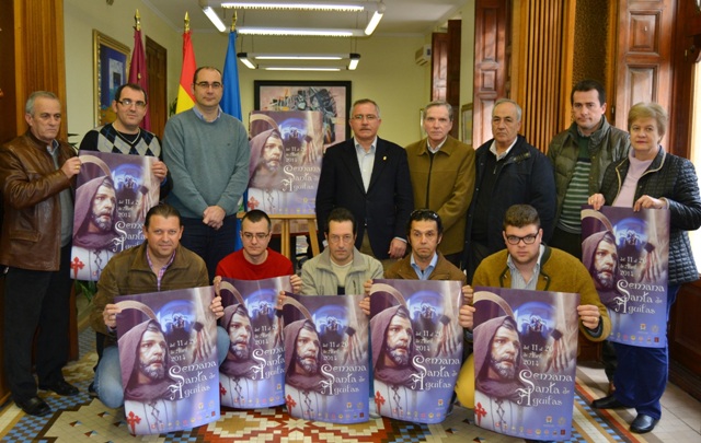 La imagen de Santiago Apostol preside el cartel anunciador de la Semana Santa de Águilas