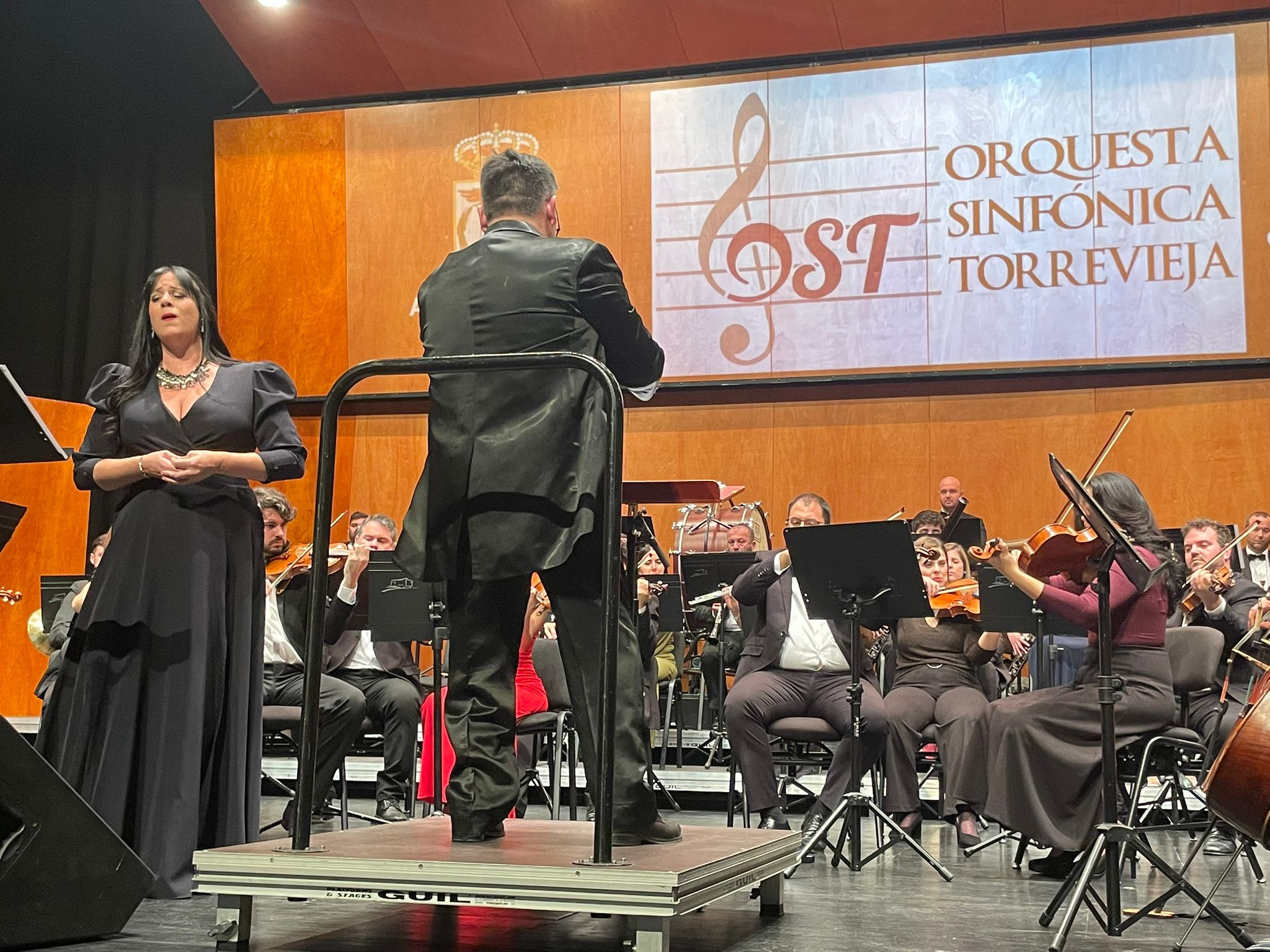 La Orquesta sinfónica de Torrevieja interpreta el tradicional concierto de Año Nuevo