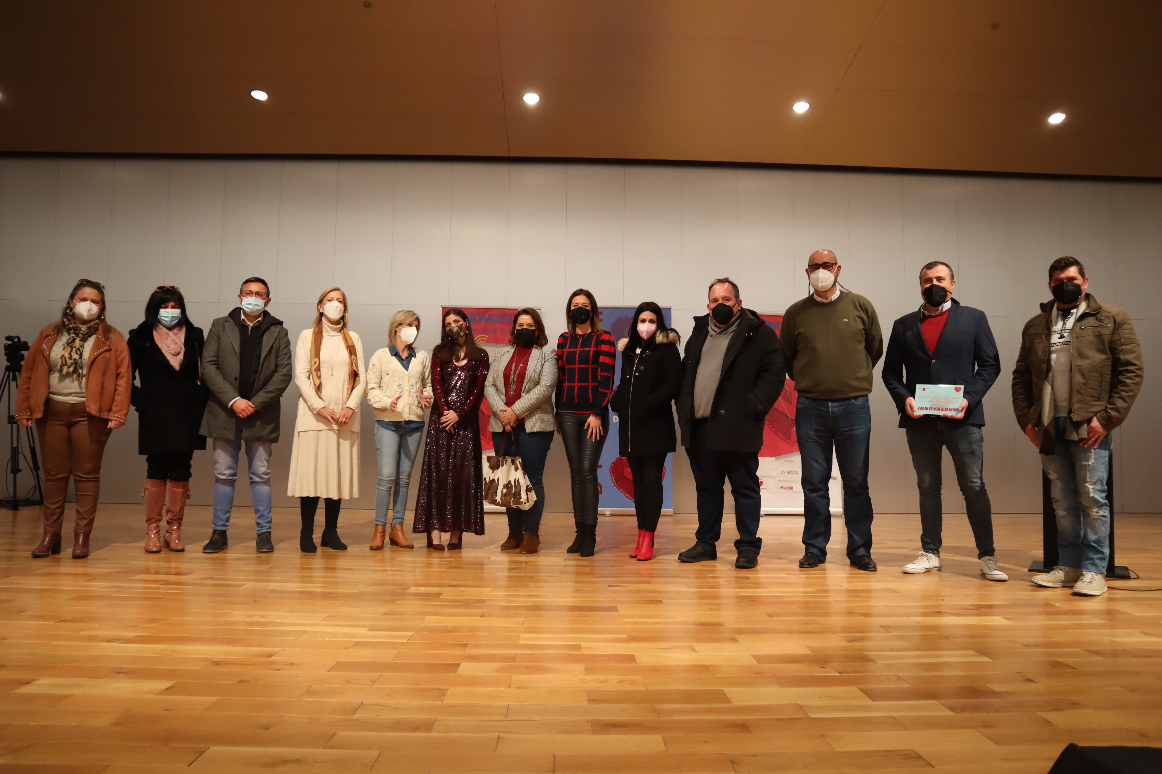 Espido Freire deleita al publico asistente al ciclo de conferencias "Innovaedum Express"