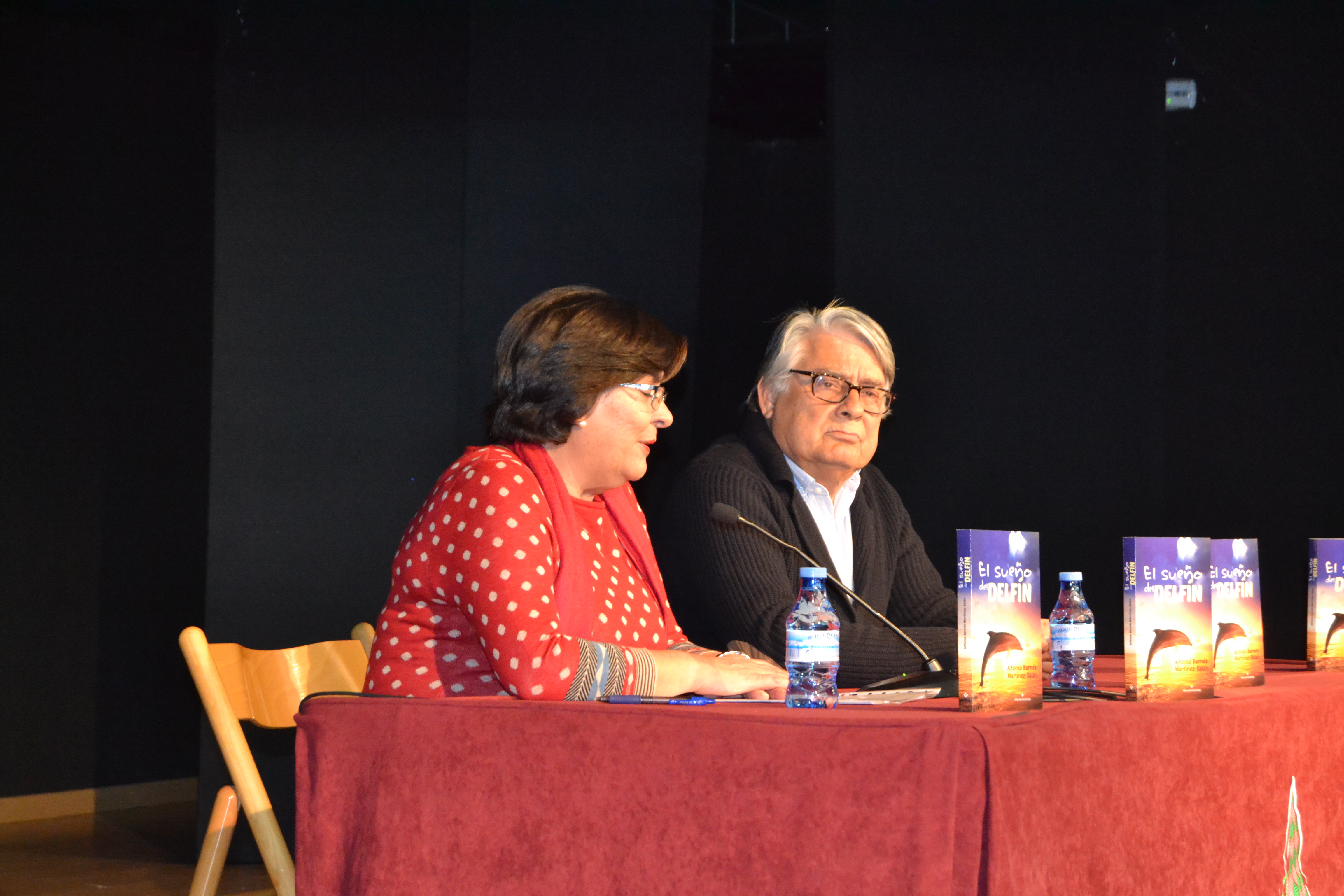 Alfonso Barnés presenta en Águilas El sueño del delfín