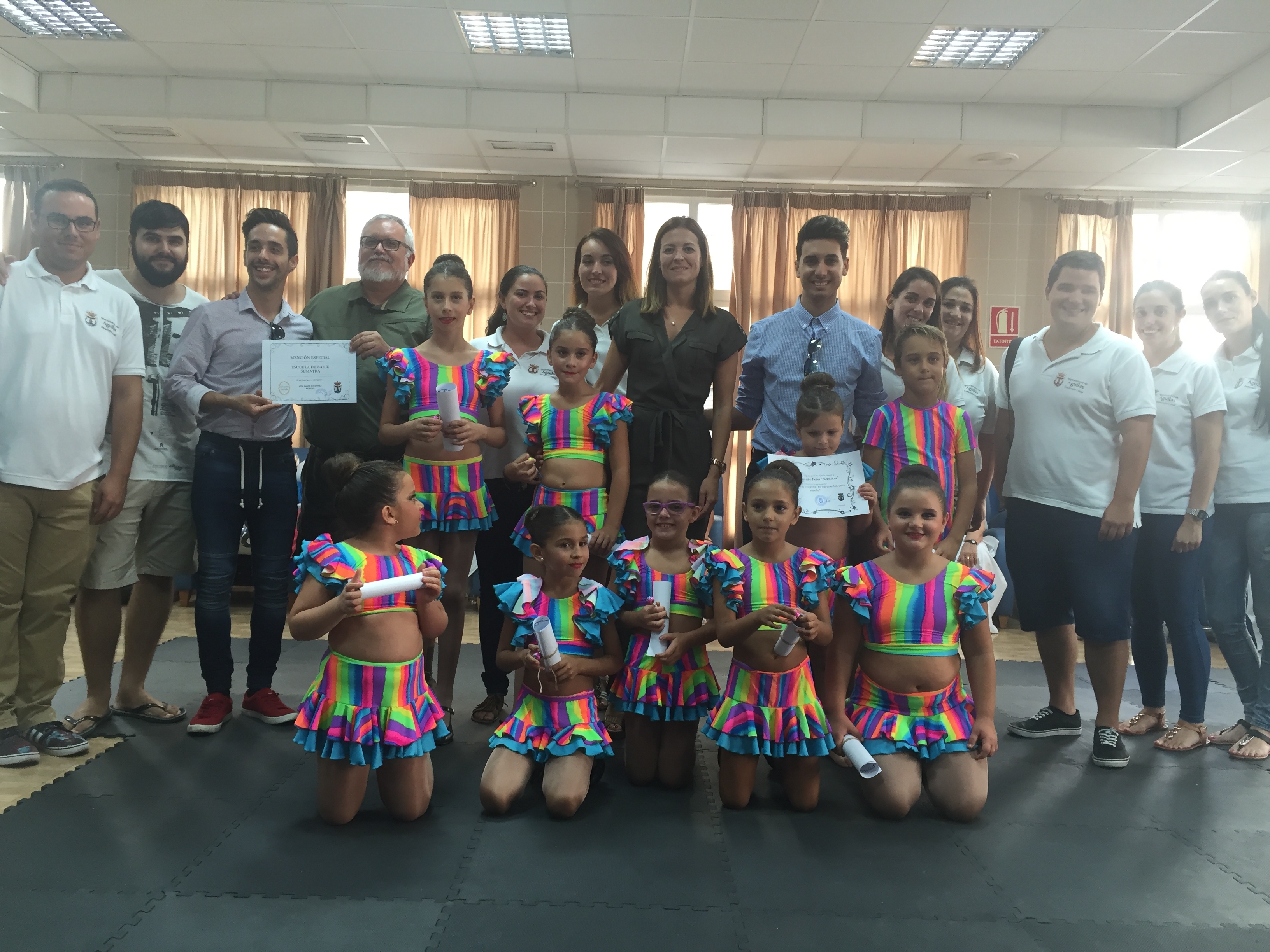 Los mayores de la residencia San Francisco participan en el programa Tú me enseñas, yo te enseño