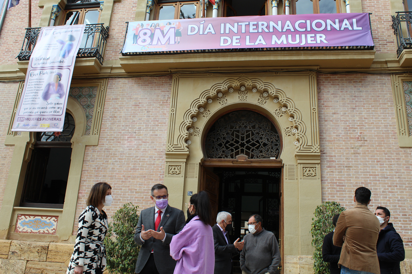 Los edificios emblemáticos de Águilas muestran a “Mujeres pioneras”, dentro de los actos del 8M