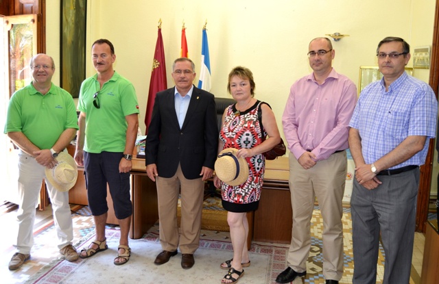 El alcalde de Águilas recibe a su homónima de Bernstein (Austria)  