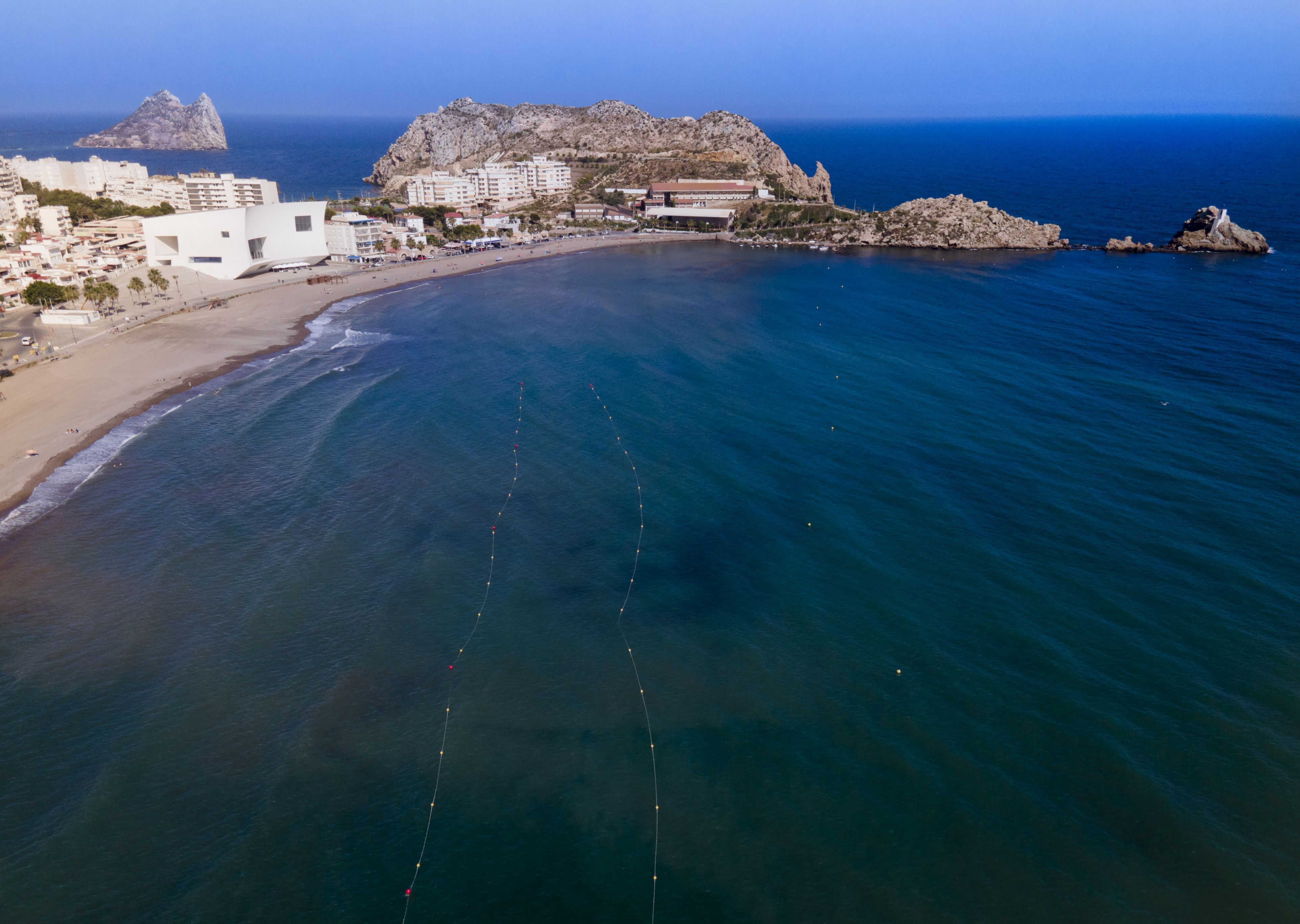 Comienza la instalación de las sendas azules para la realización de circuitos de natación en aguas abiertas