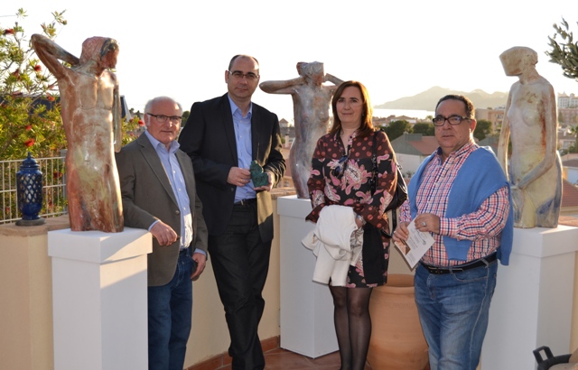 El artista Juan Martínez Lax exhibe parte de su obra en el Hotel Mayarí de Águilas