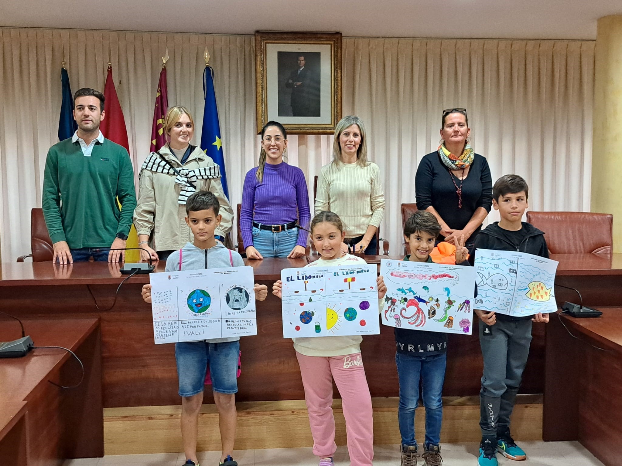 El Ayuntamiento acoge la entrega de premios del concurso “La mar es vida, cuídala”
