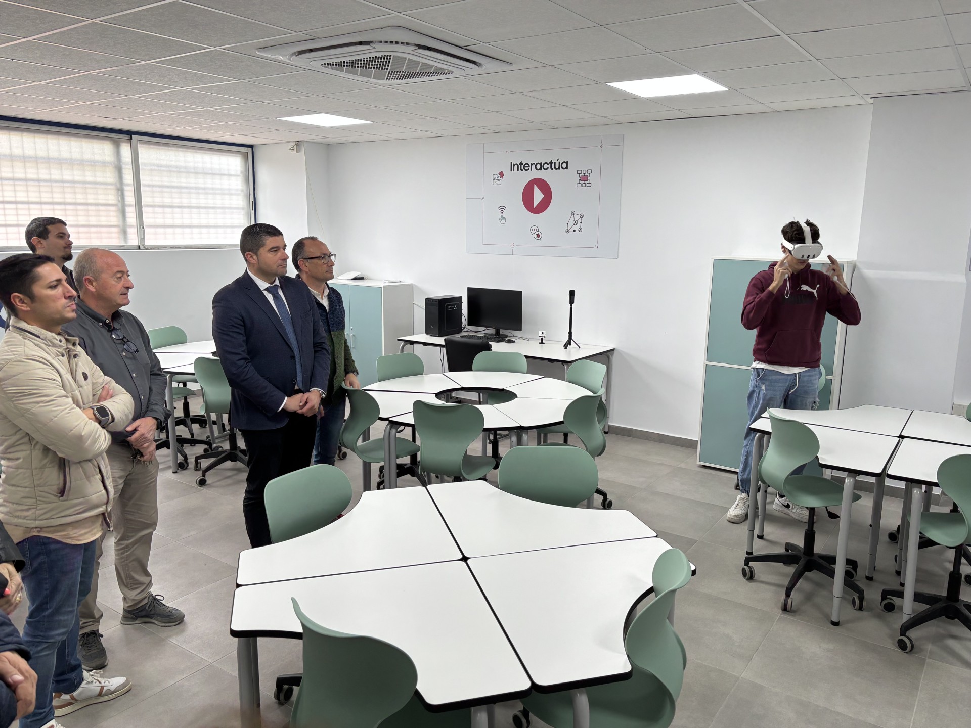 El IES Europa inaugura su Aula de Tecnología Aplicada