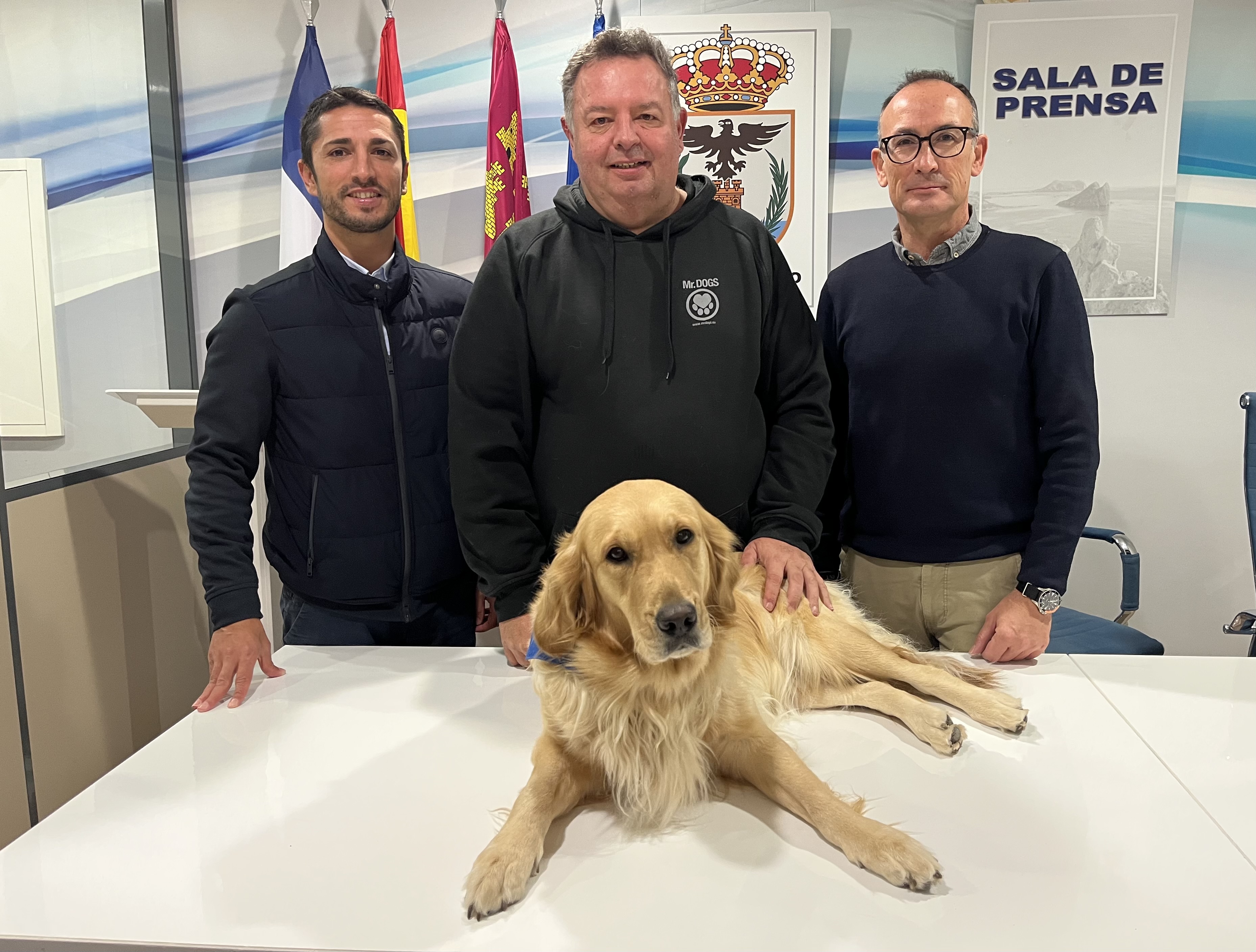 Empieza la terapia con perros en Aulas Abiertas de 4 centros educativos aguileños