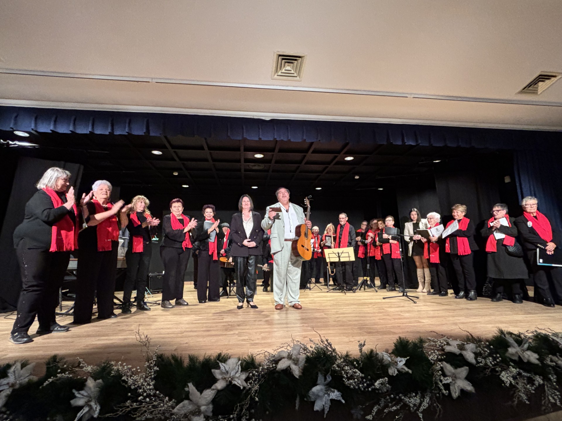 El Encuentro de Corales en Navidad reúne a cuatro agrupaciones sobre el escenario de la Casa de Cultura