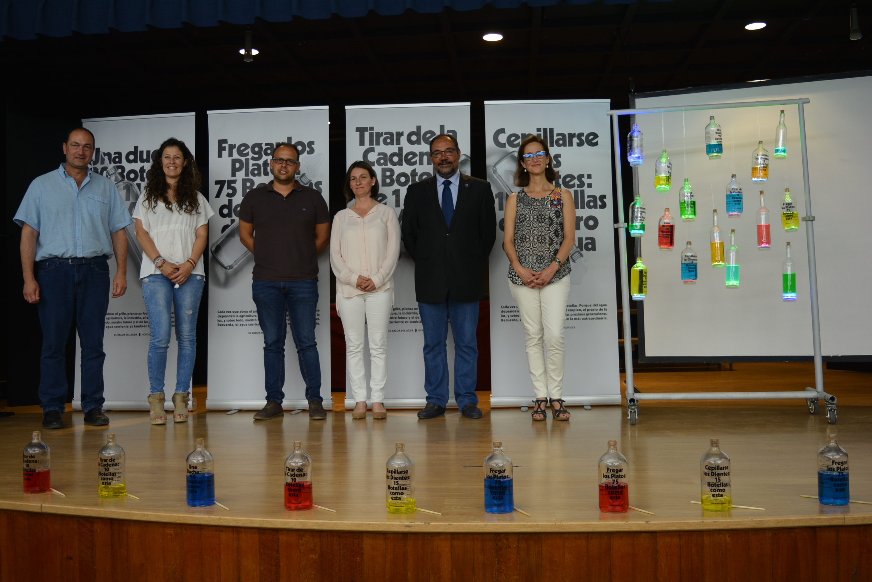 El Ayuntamiento e Hidrogea han puesto en marcha una campaña de concienciación ciudadana cuyo fin es poner en valor el recurso con la llegada del verano, cuando se triplica la población del municipio