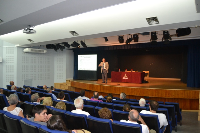 Arranca el XX Ciclo de Conferencias Mirando al Mar
