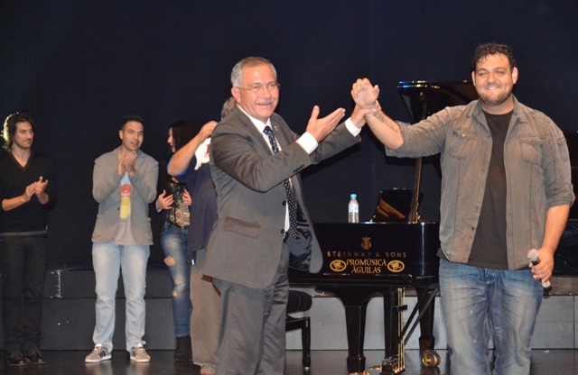 El compositor Ismael Moya presenta su canción dedicada a Águilas