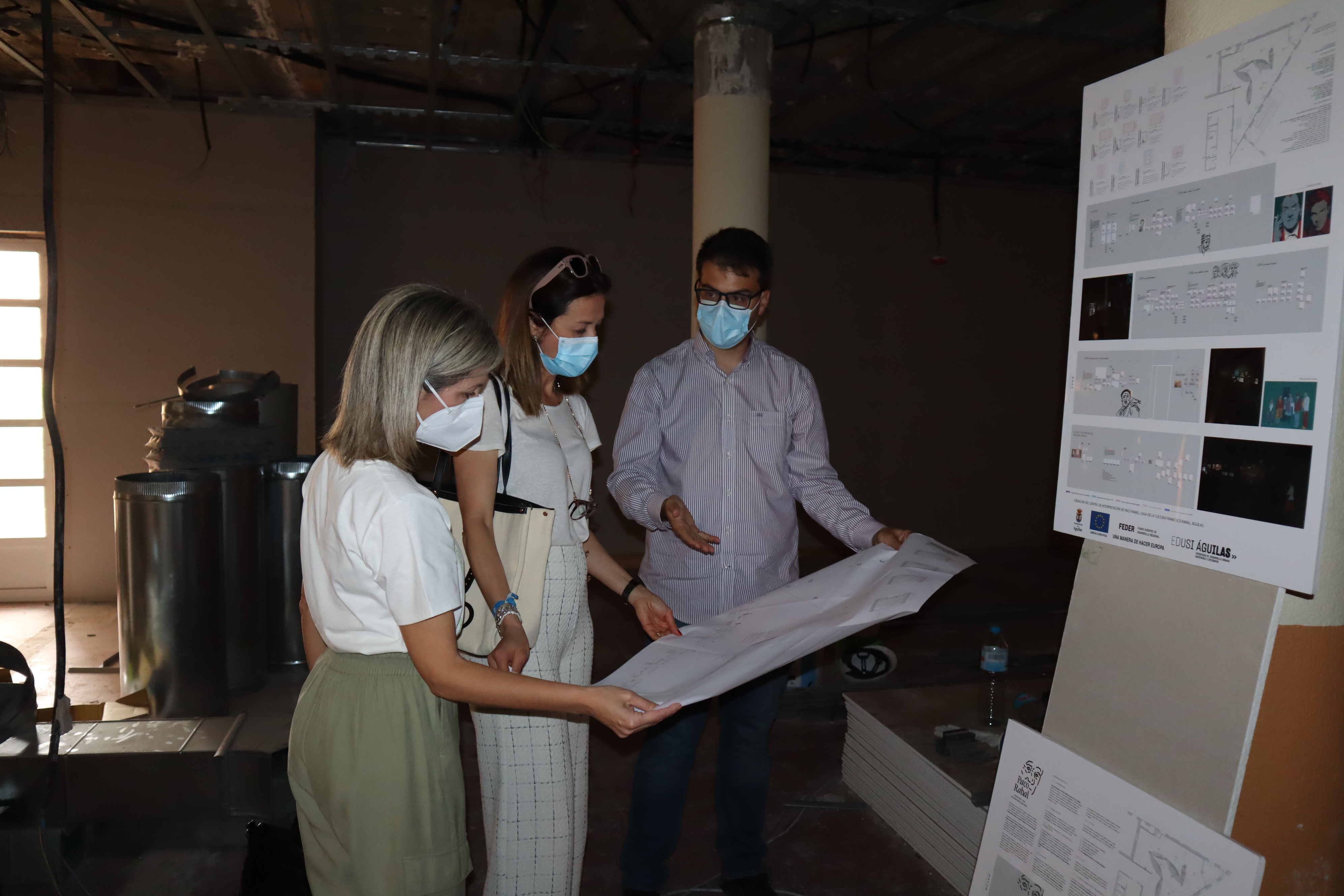 La alcaldesa y la edil de Cultura visitan las obras del Centro de Interpretación Paco Rabal
