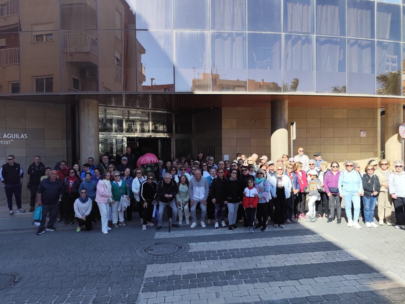 Cerca de un centenar de personas se suman a la Marcha Saludable con motivo del Día Mundial del Consumidor