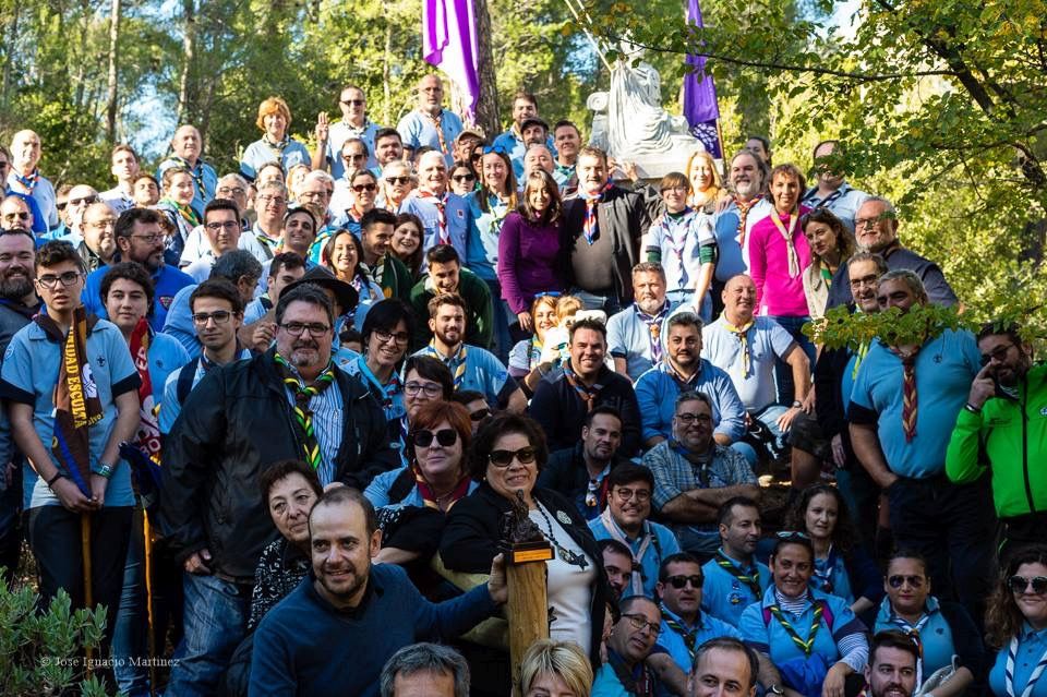 La escultura de El Durmiente, símbolo del escultismo murciano, vuelve a Sierra Espuña de la mano del escultor aguileño Mario Fernández