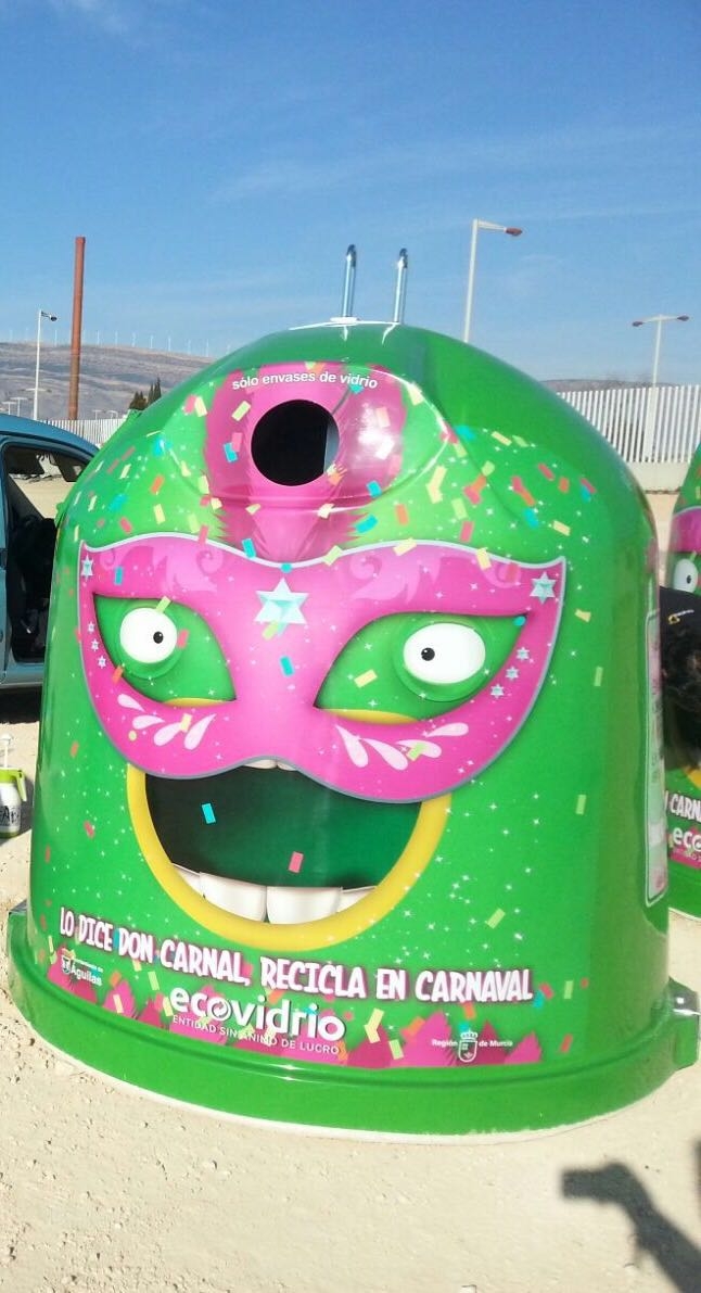 Águilas acoge la campaña “Lo dice Don Carnal, recicla vidrio en Carnaval”