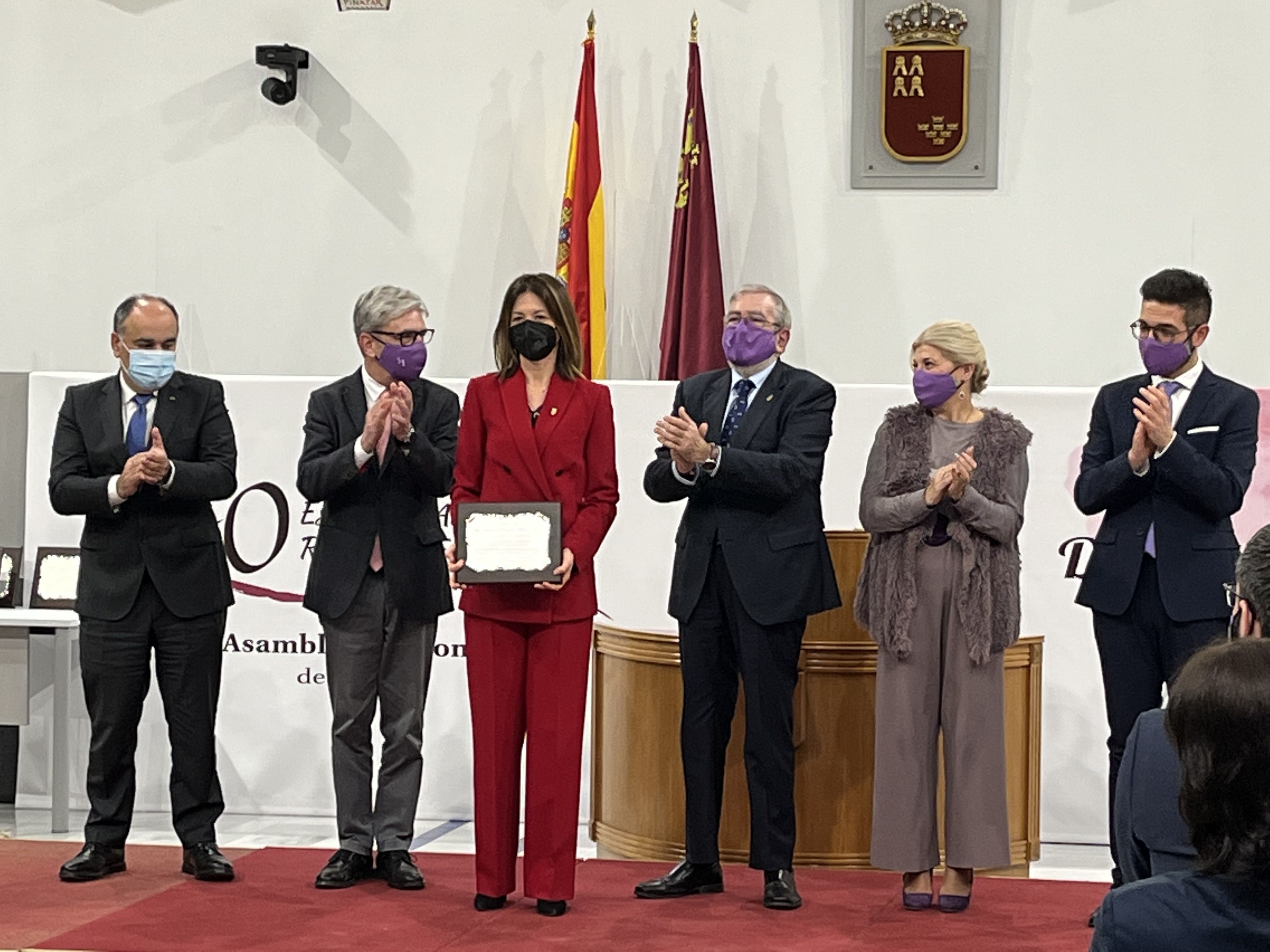Mari Carmen Moreno recibe, junto a otras 31 alcaldesas, el reconocimiento de la Asamblea Regional