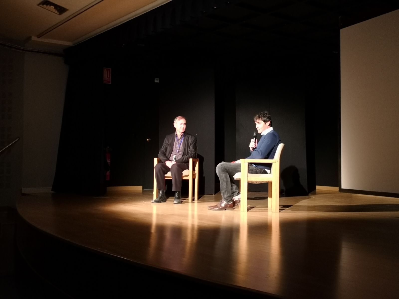 José Ortega presenta en Águilas Nafuria. El origen de Dios