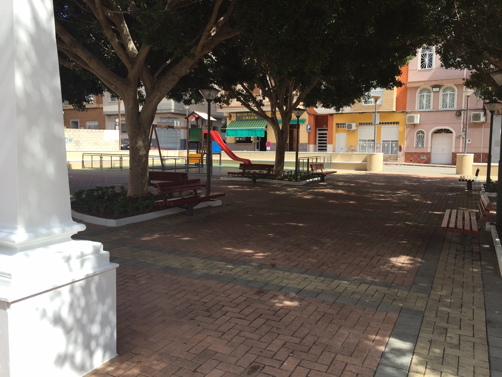 Continúan los arreglos en parques y jardines de la localidad