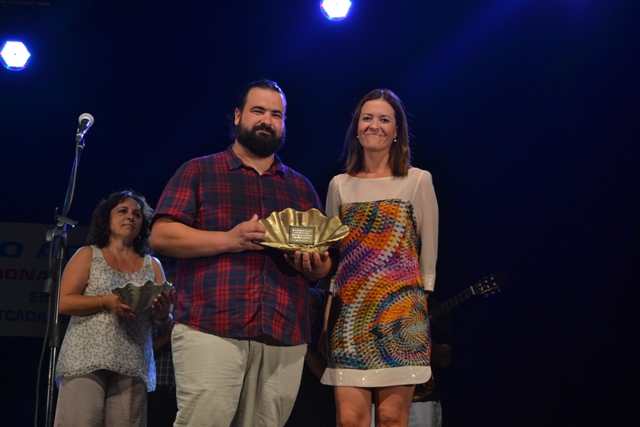 La gala conmemorativa del hermanamiento entre Águilas y Montcada pone el fin a los festejos de verano