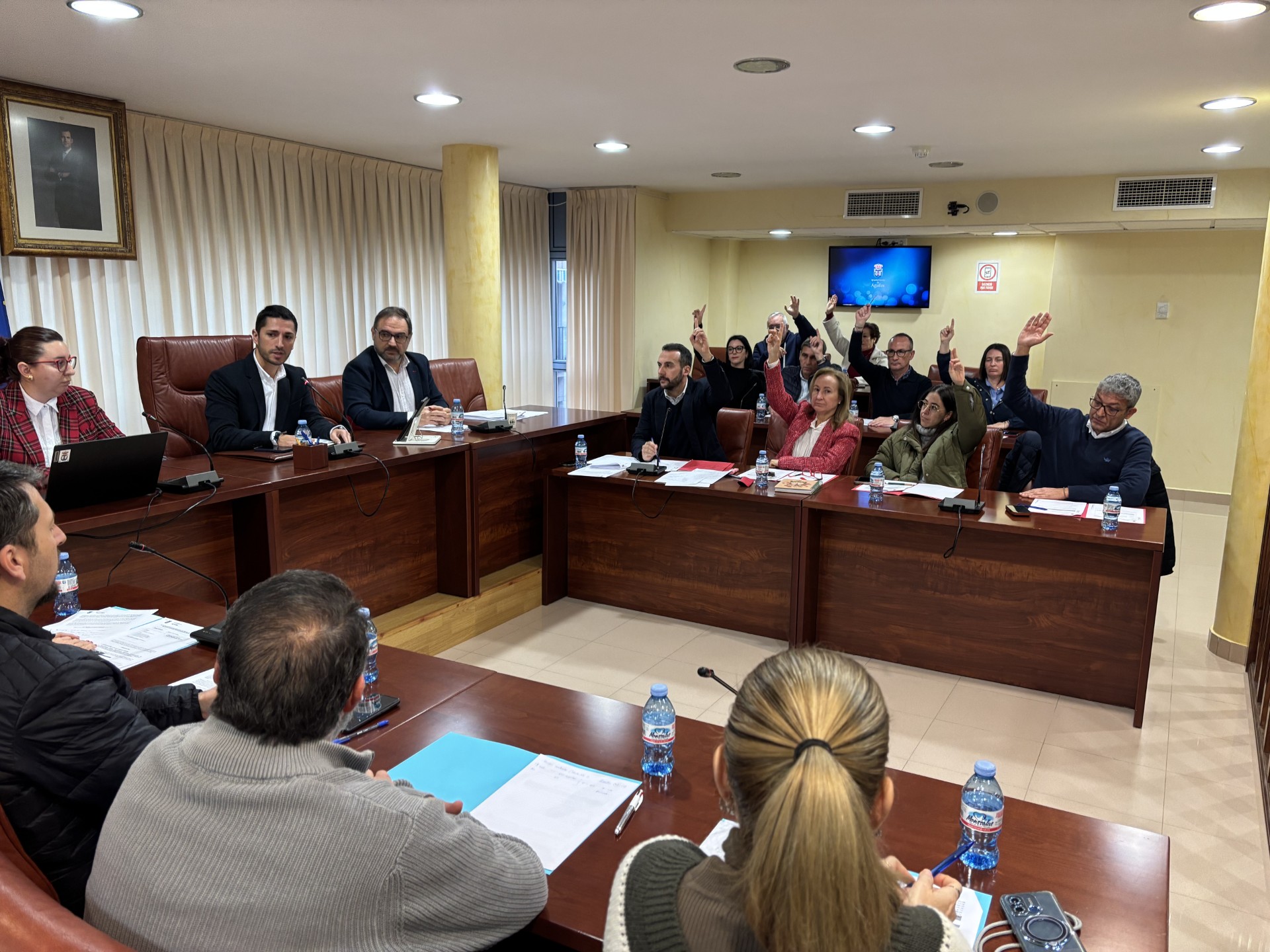 El Pleno da luz verde a la aprobación definitiva de un presupuesto que sitúa al Ayuntamiento de Águilas como uno de los más solventes, con superávit presupuestario, deuda cero y alta liquidez para llevar a cabo inversiones