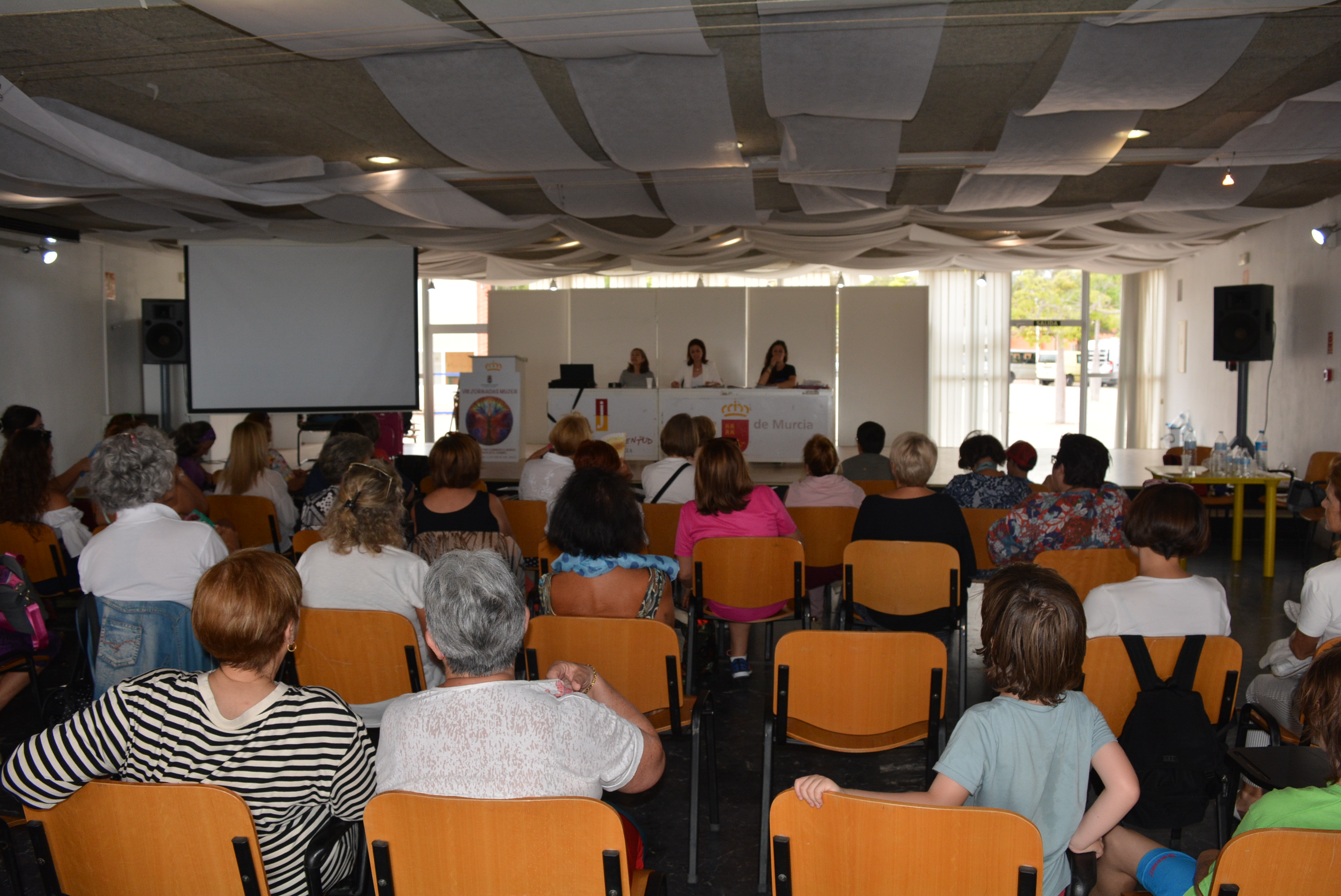 Más de sesenta mujeres participan en las VIII Jornadas de Mujer