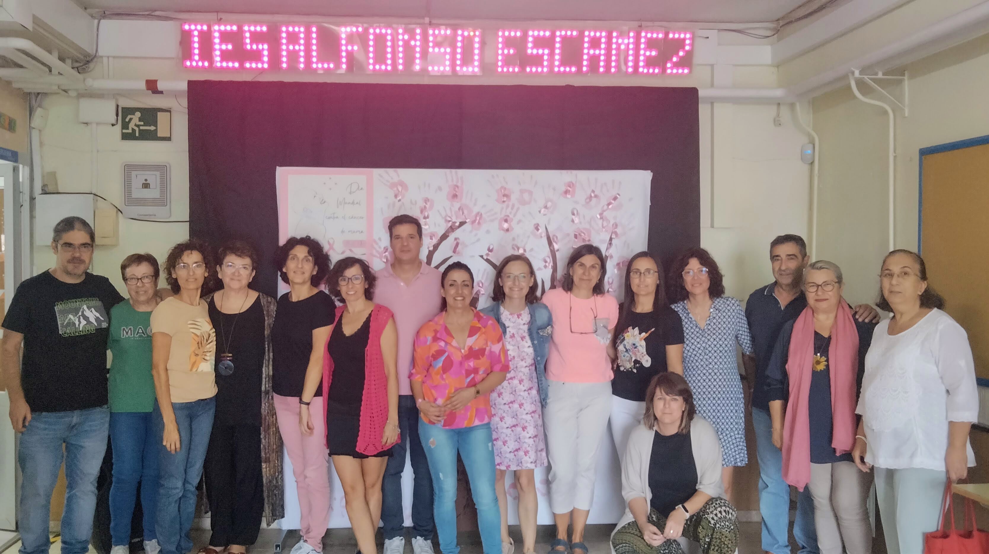El IES Alfonso Escámez conmemora el Día Mundial de la Lucha contra el Cáncer de Mama