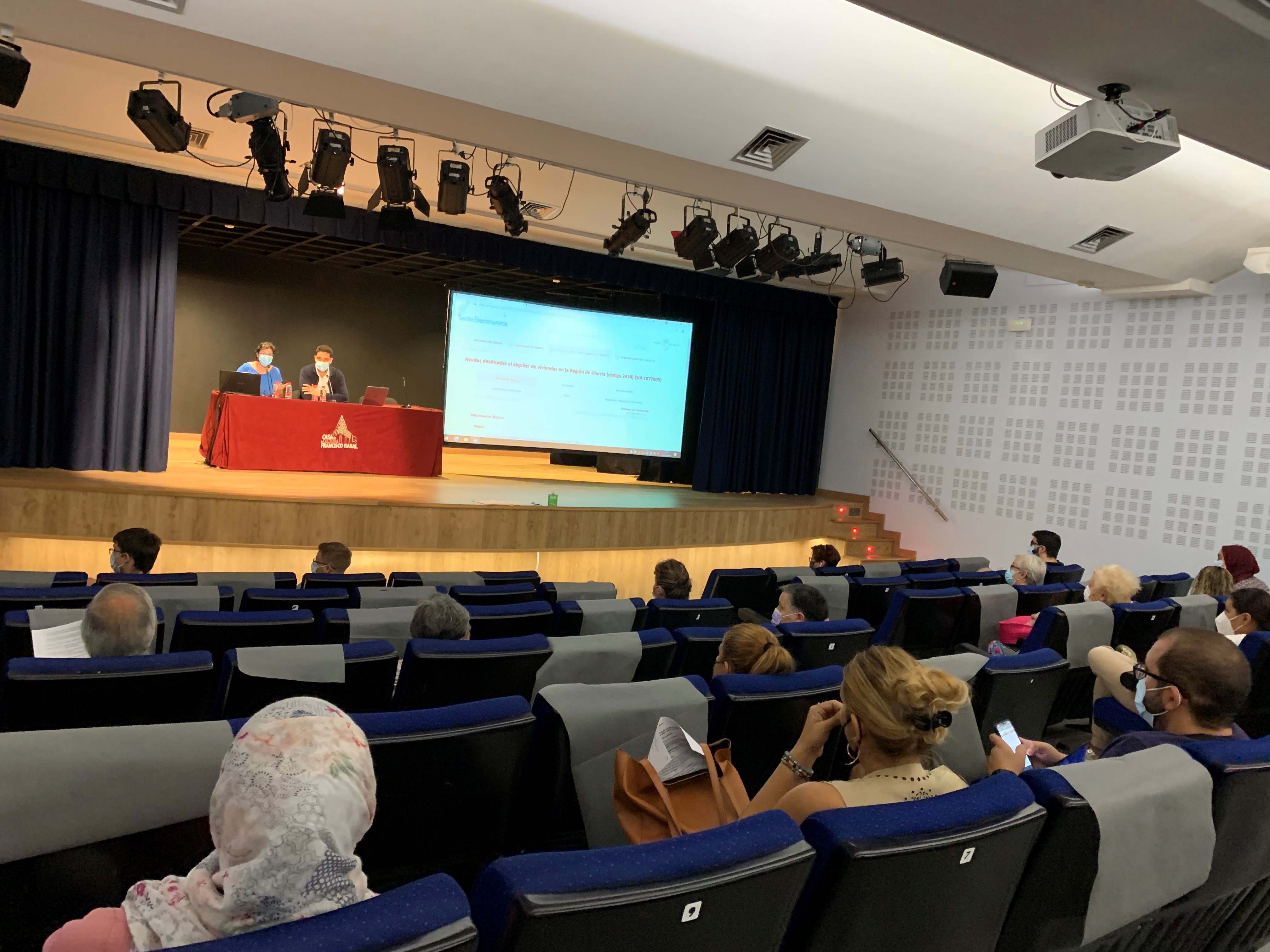 La Casa de la Cultura acoge la primera de las mesas informativas sobre las nuevas convocatorias de ayudas para la vivienda