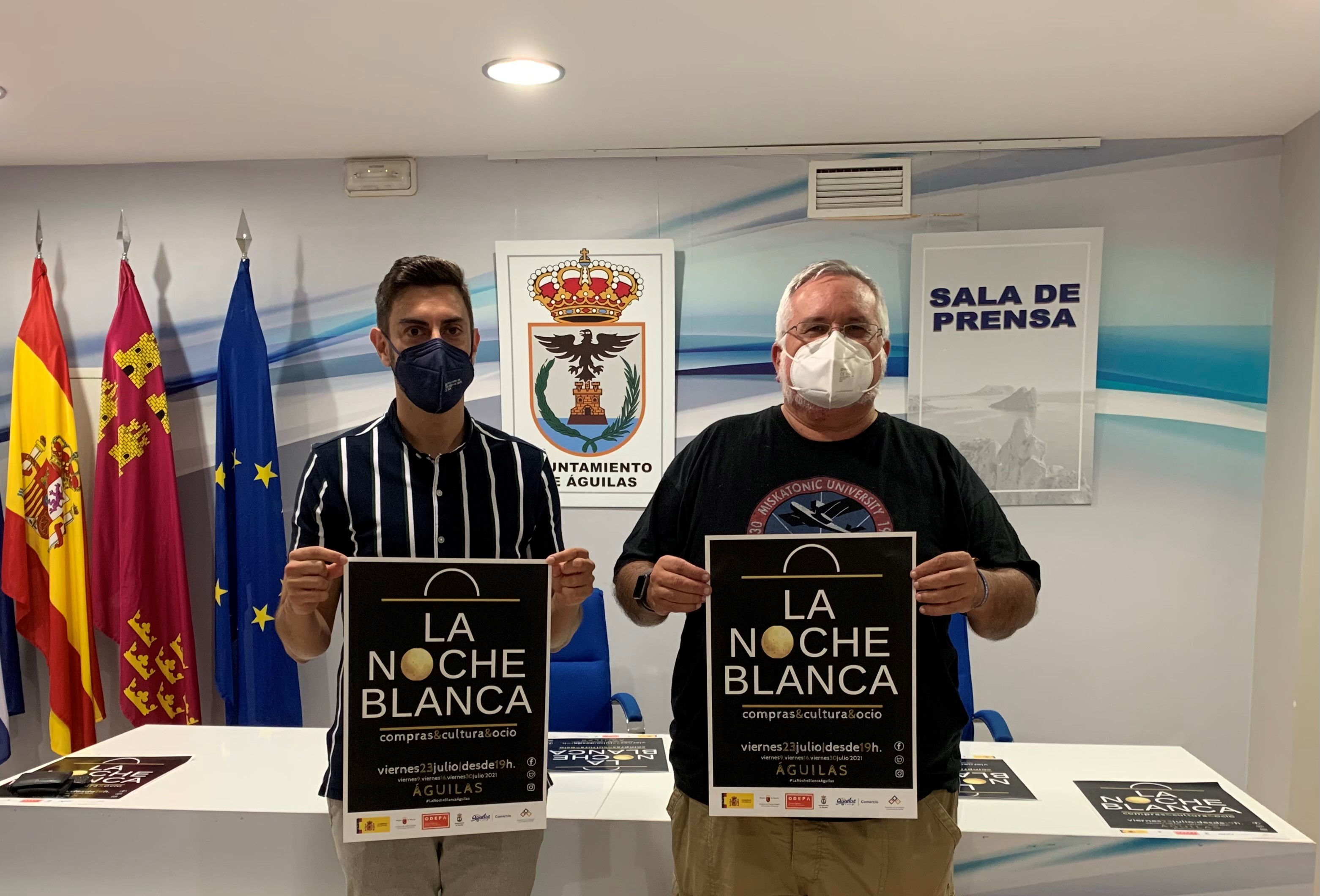 El comercio aguileño celebra su Noche Blanca, que este año se multiplica por cuatro