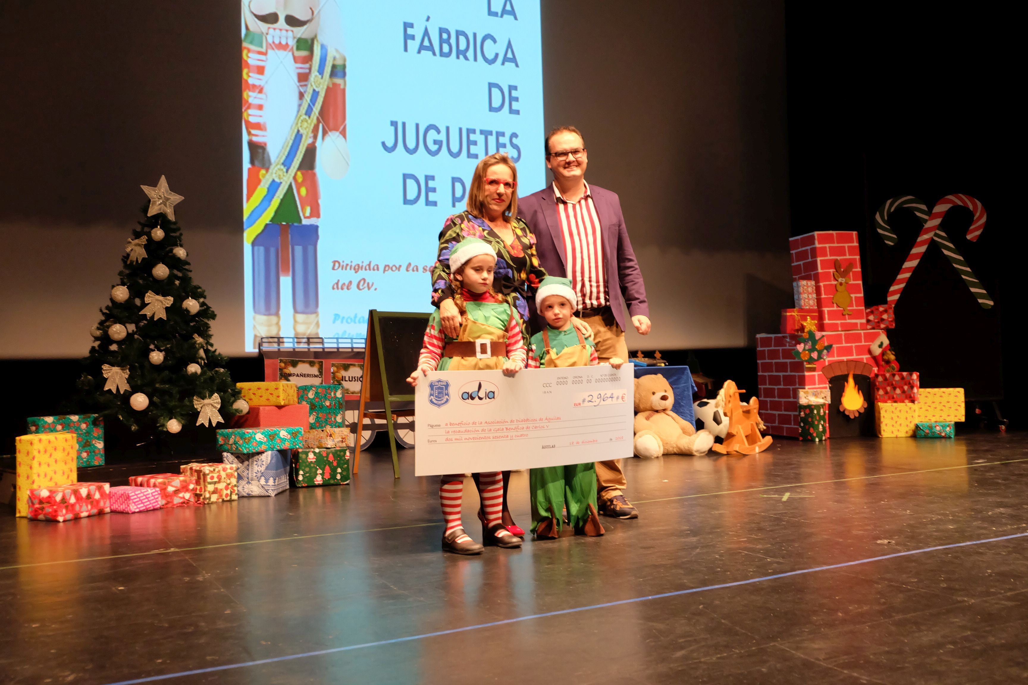 La Gala Benéfica del Colegio Carlos V acude puntual a su cita navideña con la solidaridad