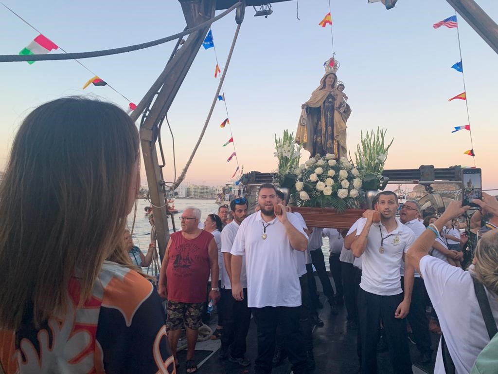 Águilas acompaña a los pescadores en el día de su Patrona