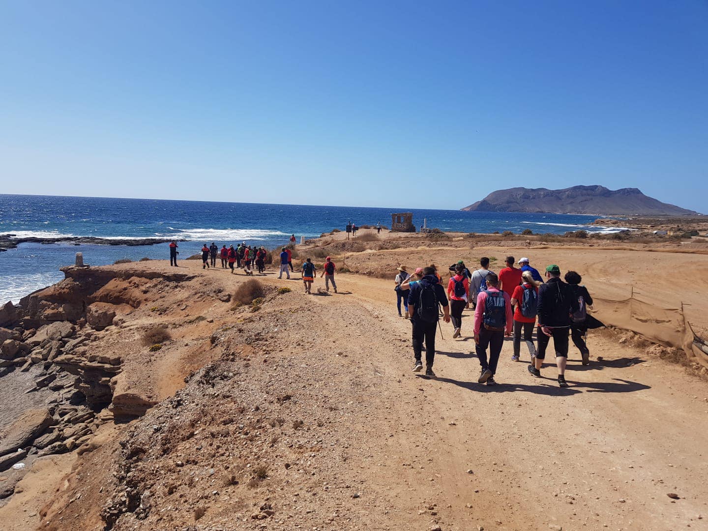 Arrancan las Fiestas del Agricultor con una ruta senderista por Marina de Cope