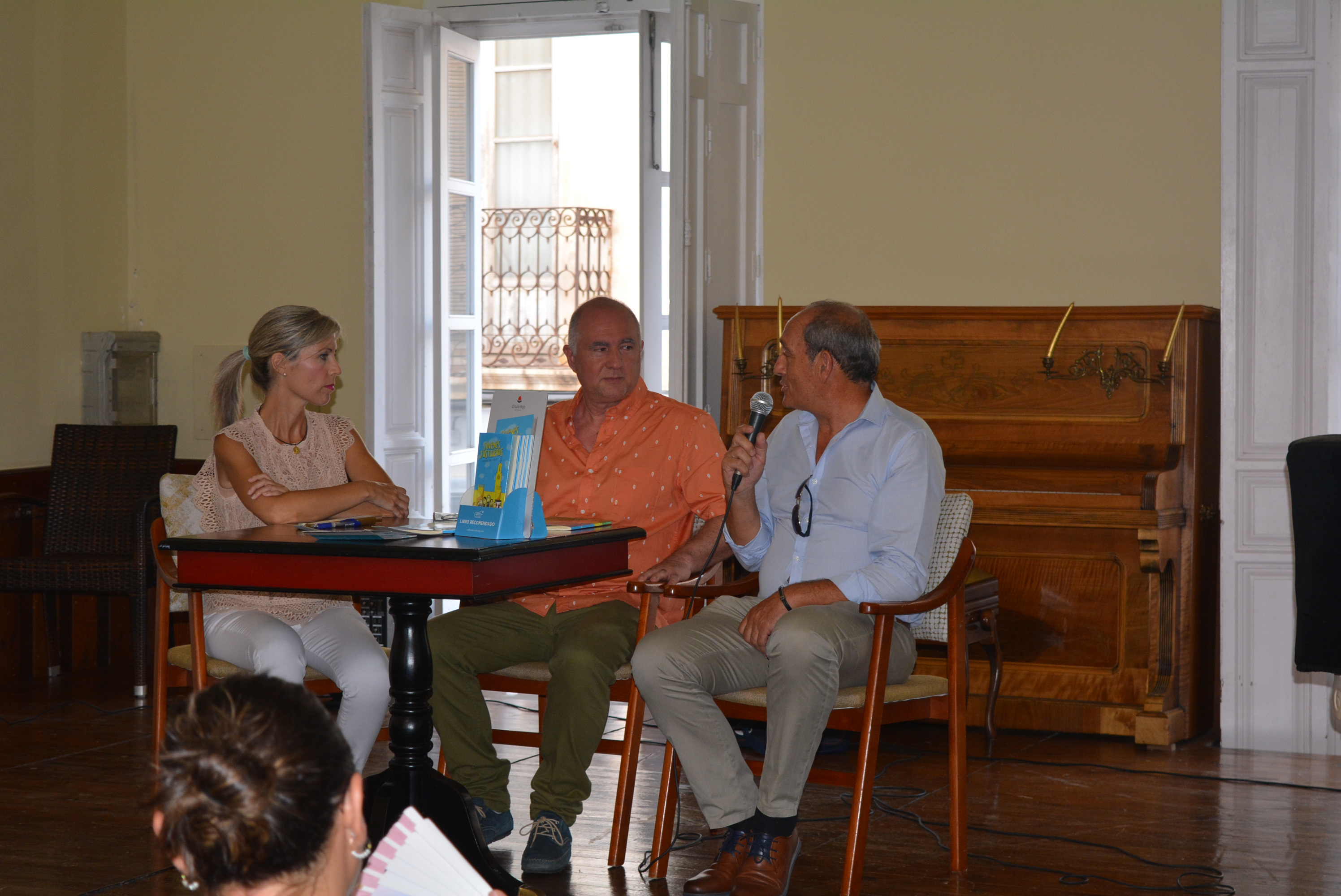 Jóvenes justicieros, el último libro solidario de Carlos del Solo