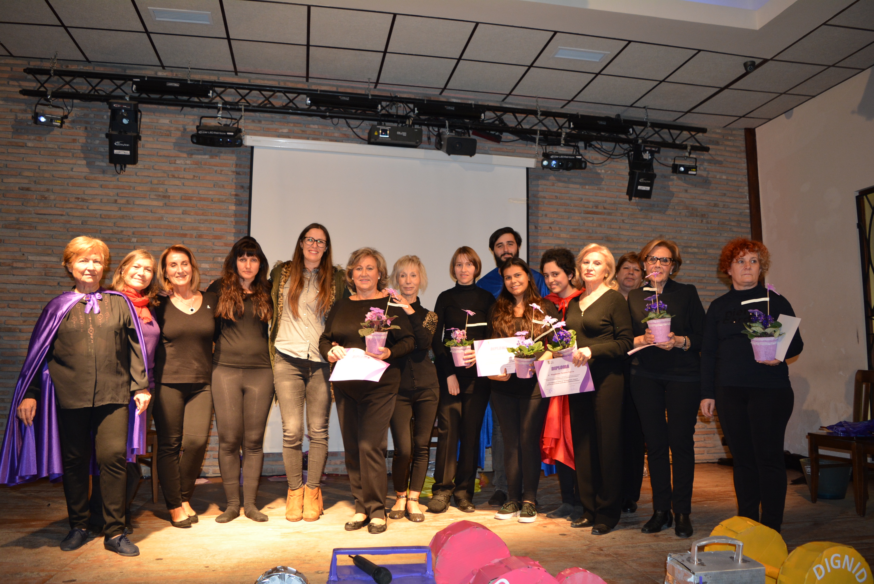 Pintura y teatro como muestra de repulsa a la violencia contra las mujeres