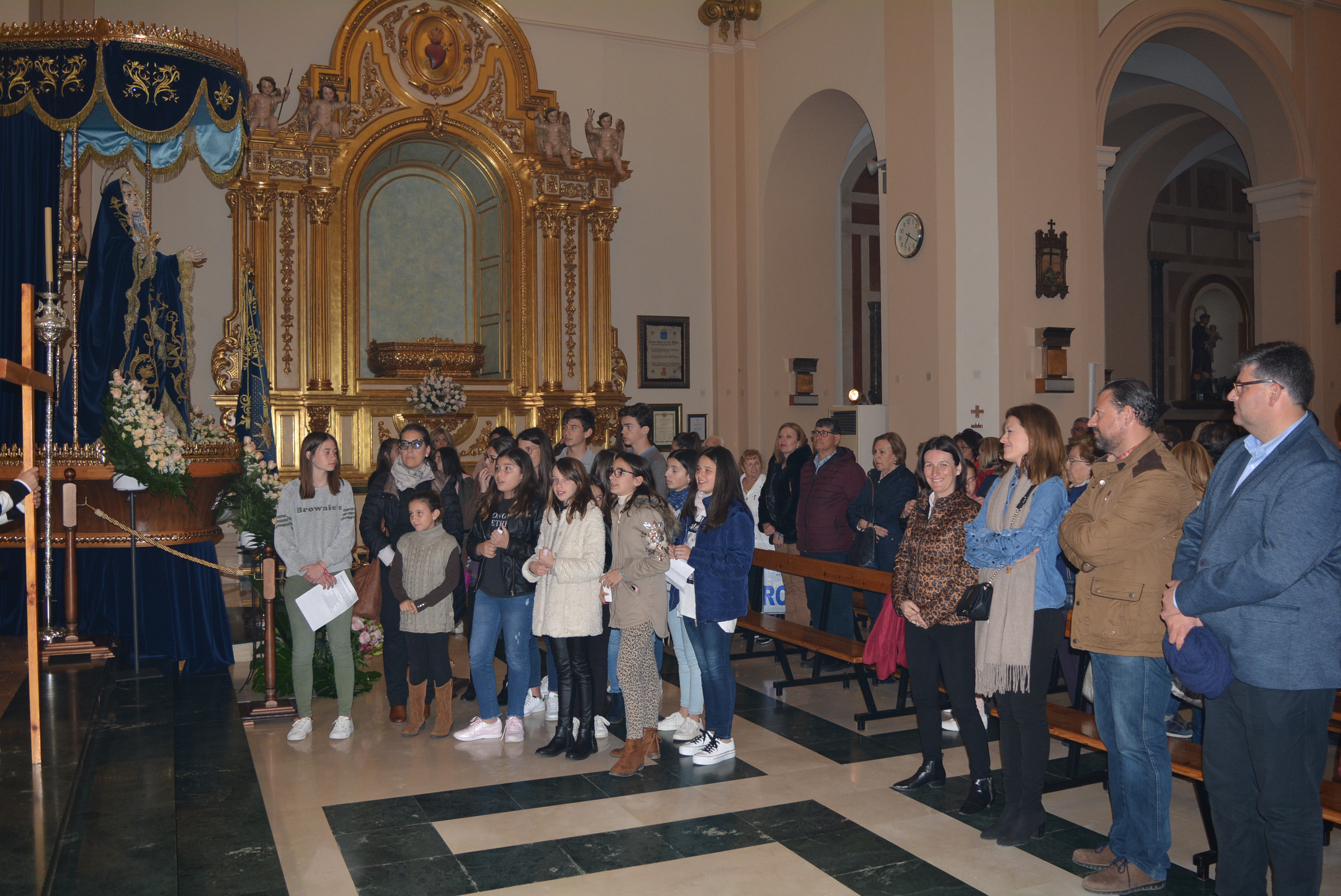 Chocolatada solidaria a beneficio de Cáritas tras el Vía Crucis del Viernes de Lázaro
