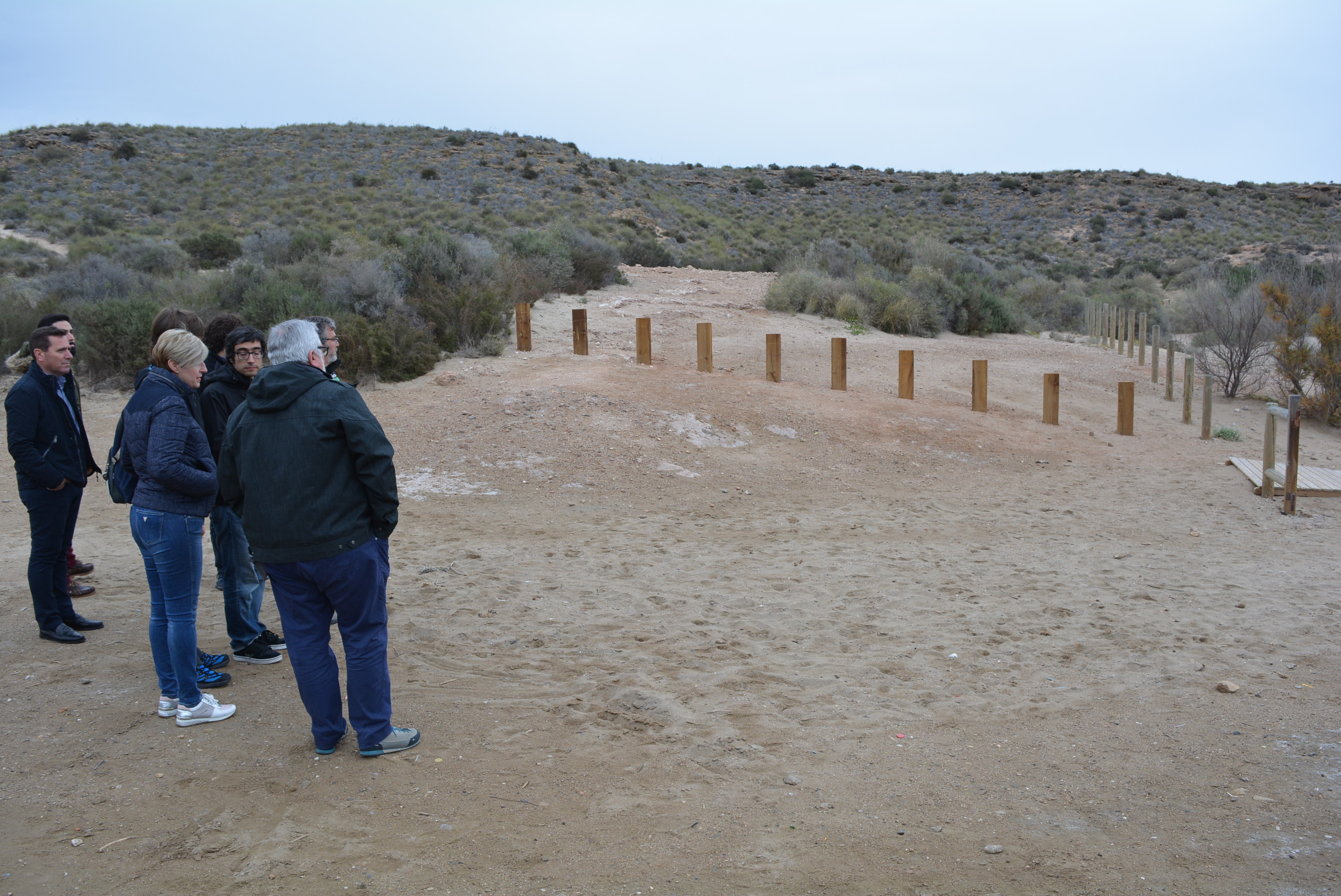 El concejal de turismo y la directora general del Medio Natural visitan las actuaciones realizadas en el paraje protegido Cuatro Calas