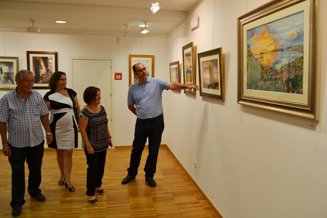 El mar de Águilas protagonista de la exposición de acuarelas de Antonia Cano 