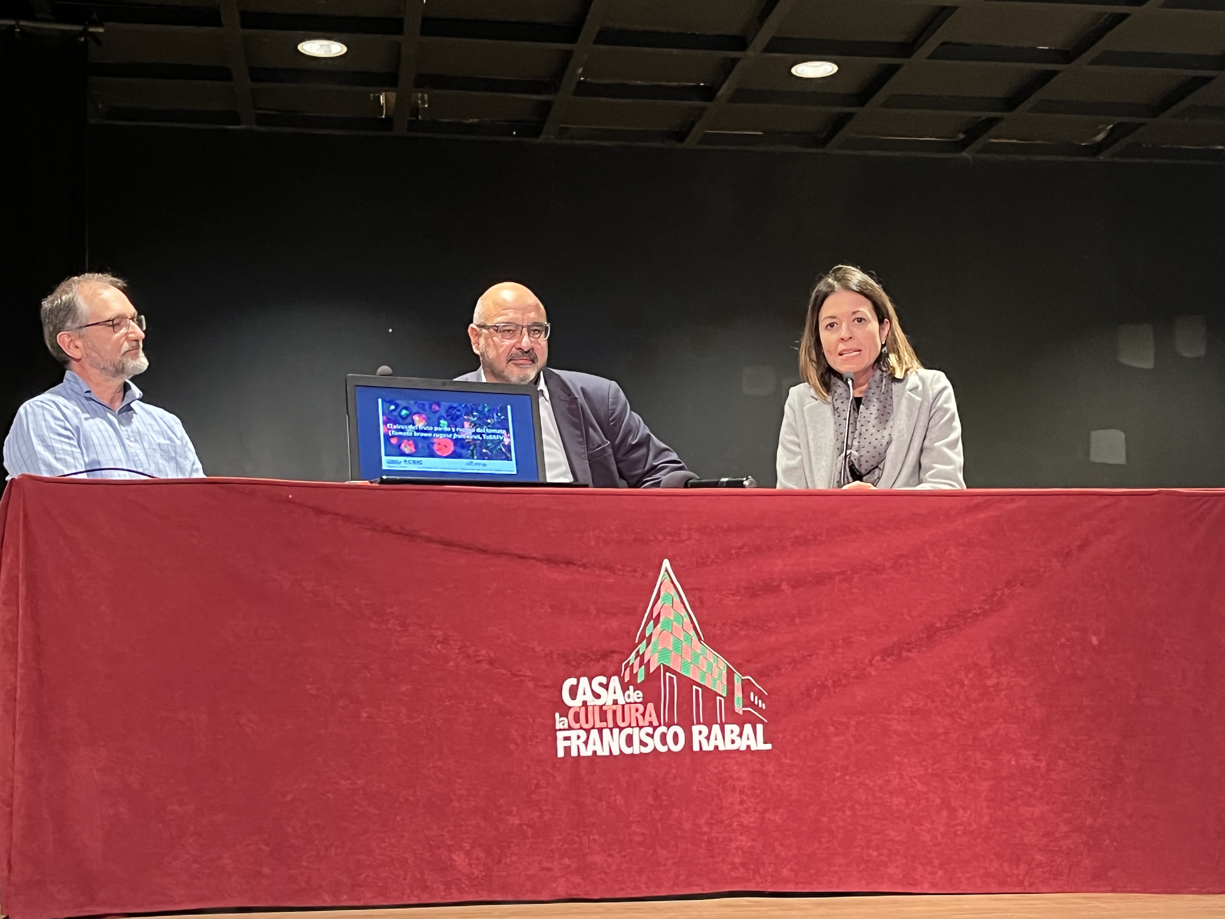 La Mesa del Tomate de Águilas busca soluciones al problema del virus rugoso 