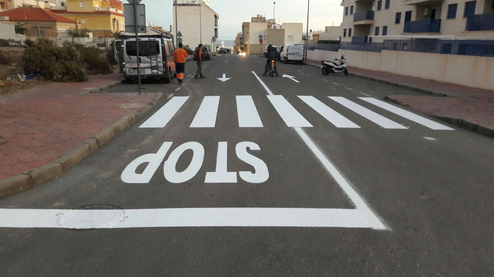 Casi la totalidad de la señalización horizontal de la localidad ha sido repintada en 2016