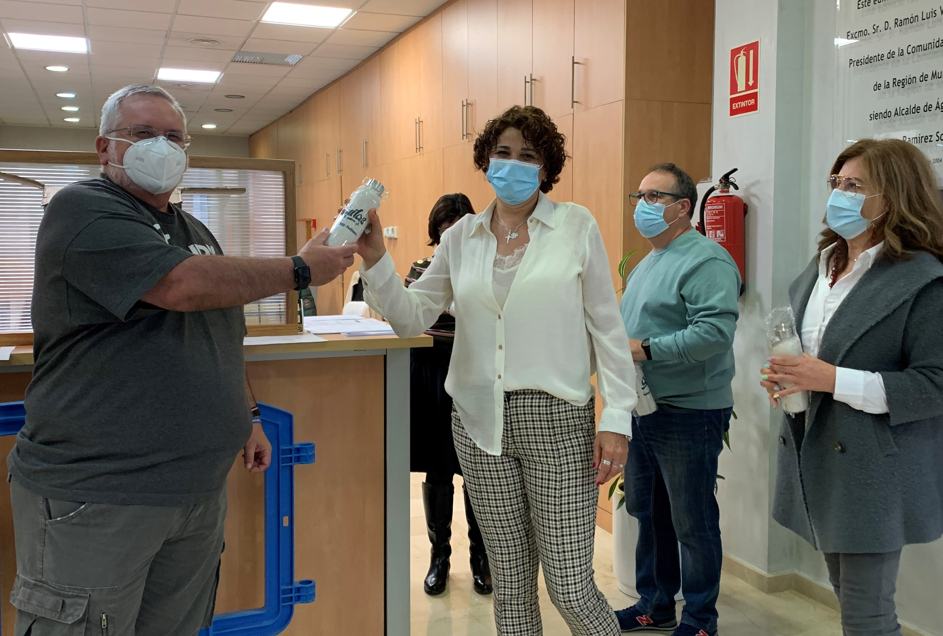 Los funcionarios del Ayuntamiento de Águilas “Reciclamos, REDUCIMOS, reutilizamos”