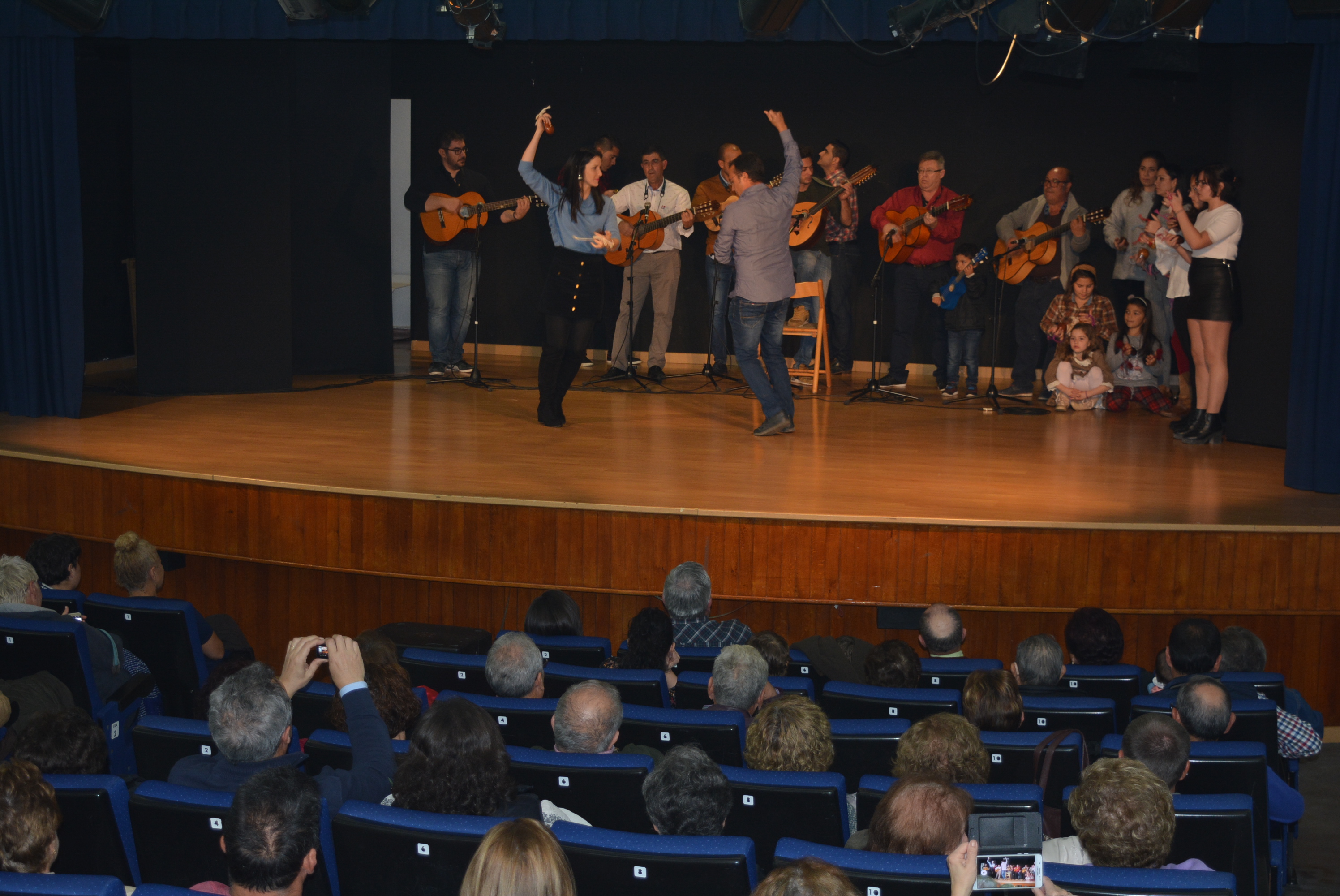 La Casa de Cultura cuelga el cartel de completo en el XV Encuentro de Cuadrillas en Navidad 