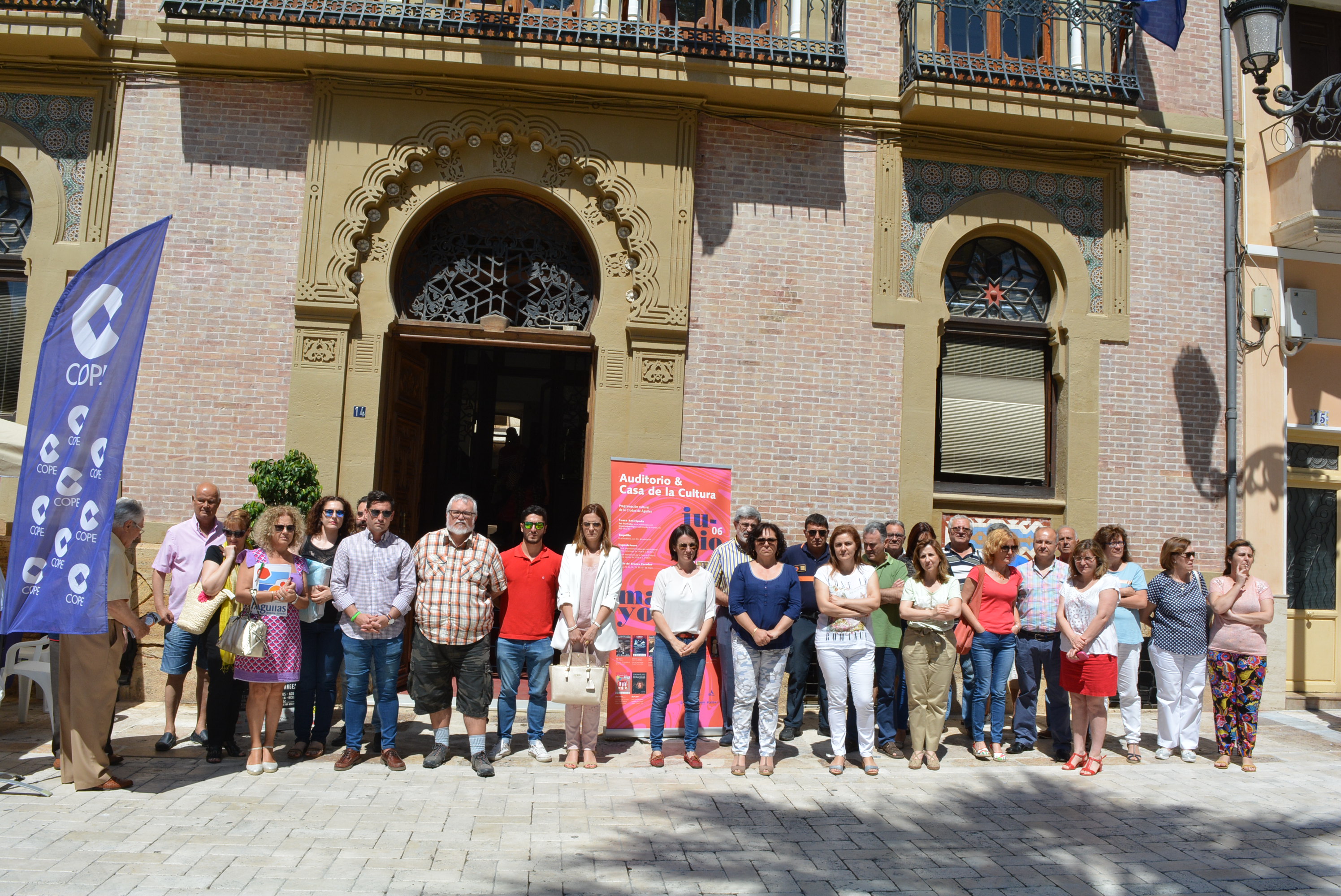 El Ayuntamiento de Águilas guarda un minuto de silencio en memoria de las víctimas del atentado de Londres