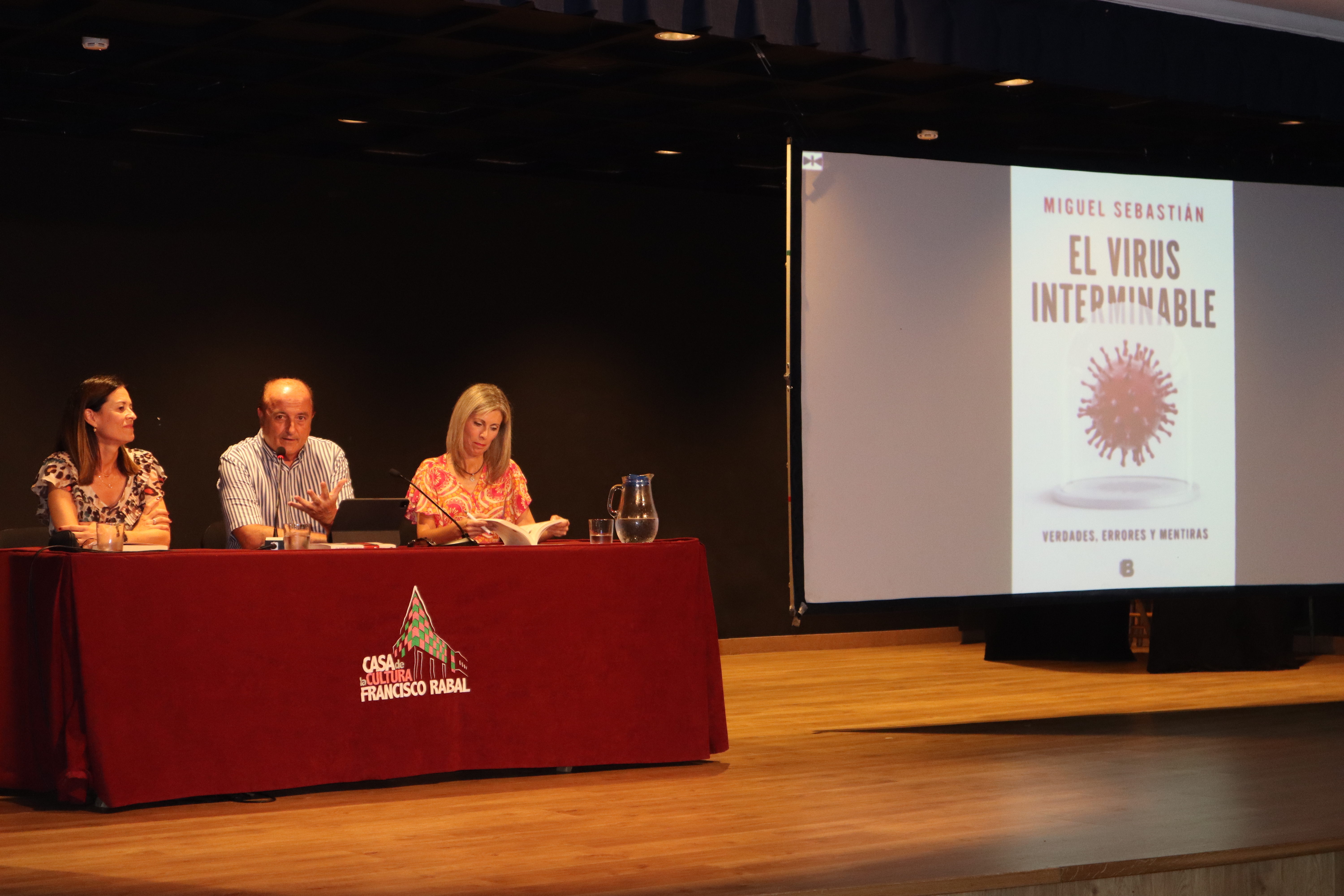 La Casa de la Cultura acoge la presentación del libro “El virus interminable” de Miguel Sebastián