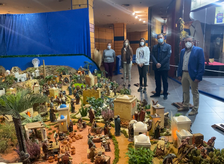 El Belén municipal abre sus puertas en el Centro Comercial Águilas Plaza