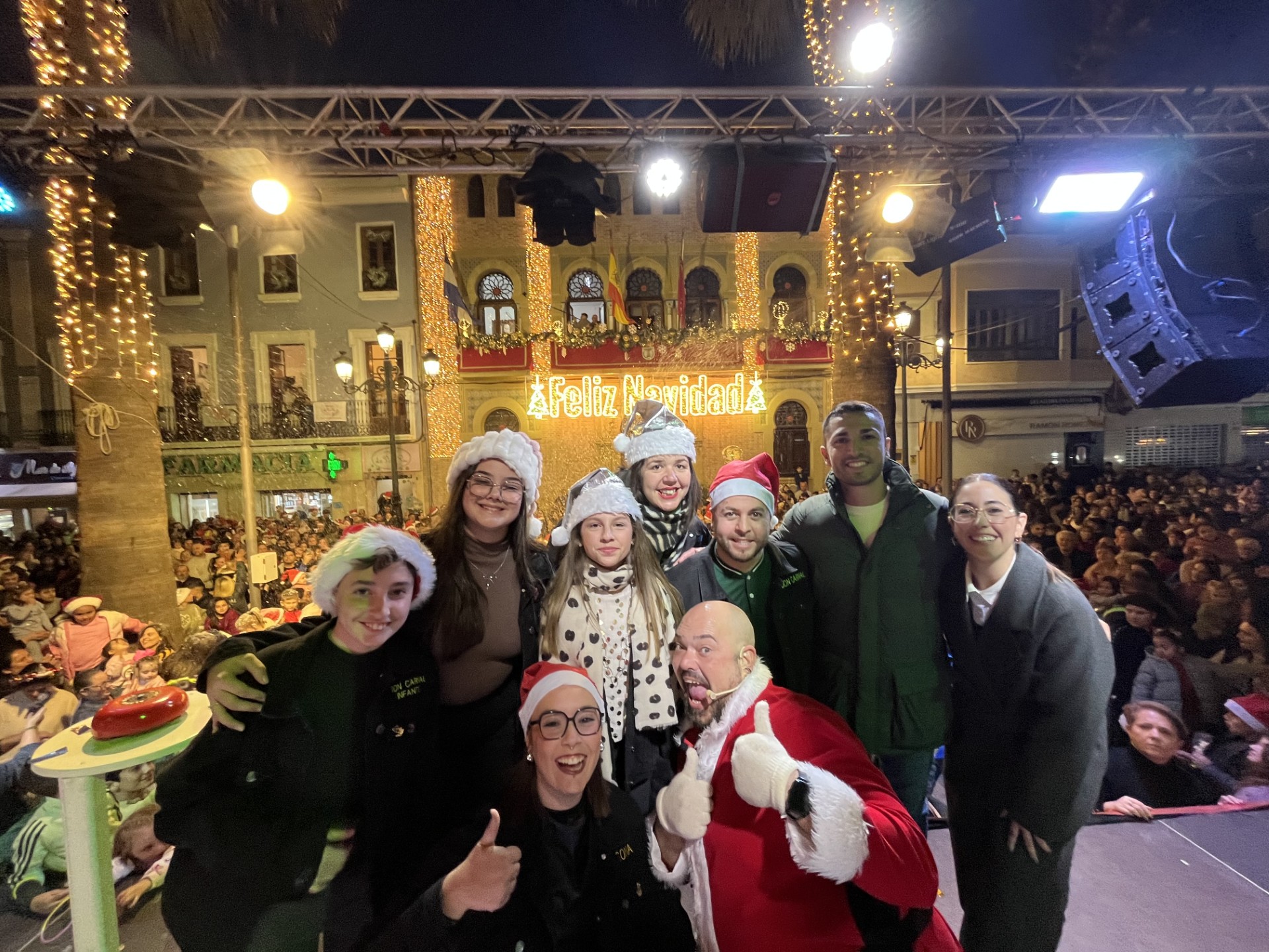 Más de 500.000 luces encienden la Navidad en Águilas