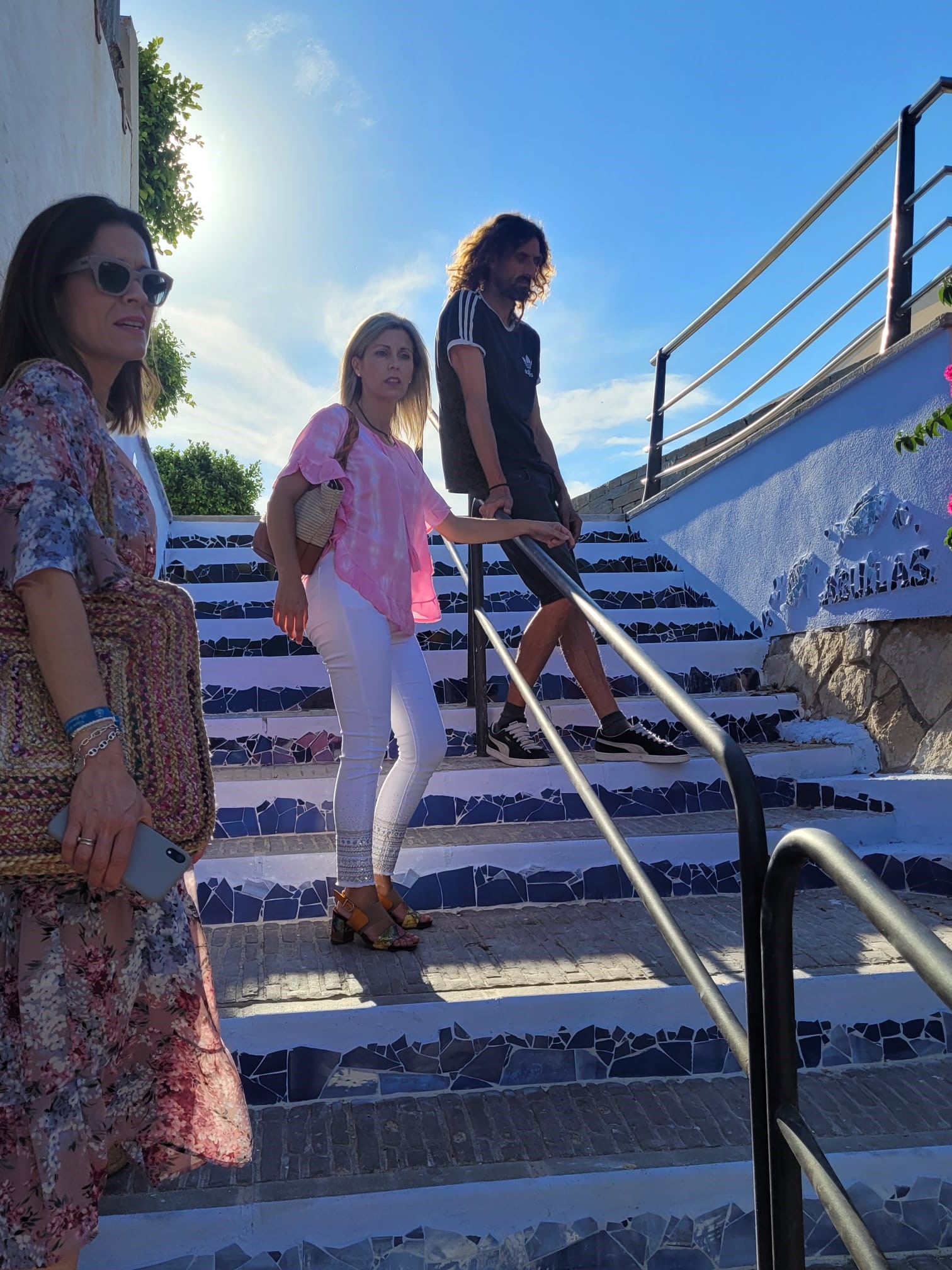 Tres nuevas escaleras realizadas en la técnica del trencadís se suman al proyecto Escalart