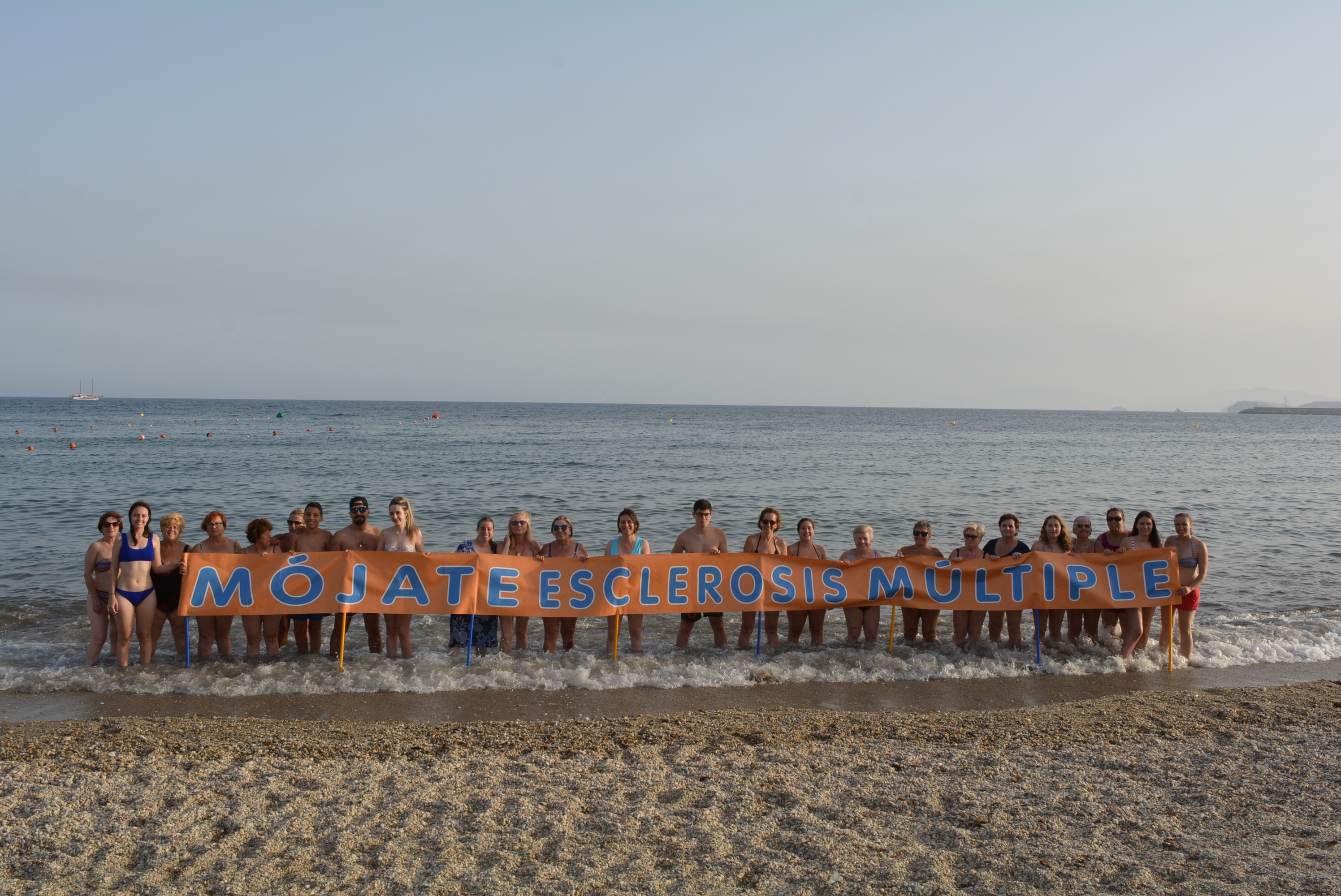 Águilas se moja por la esclerosis