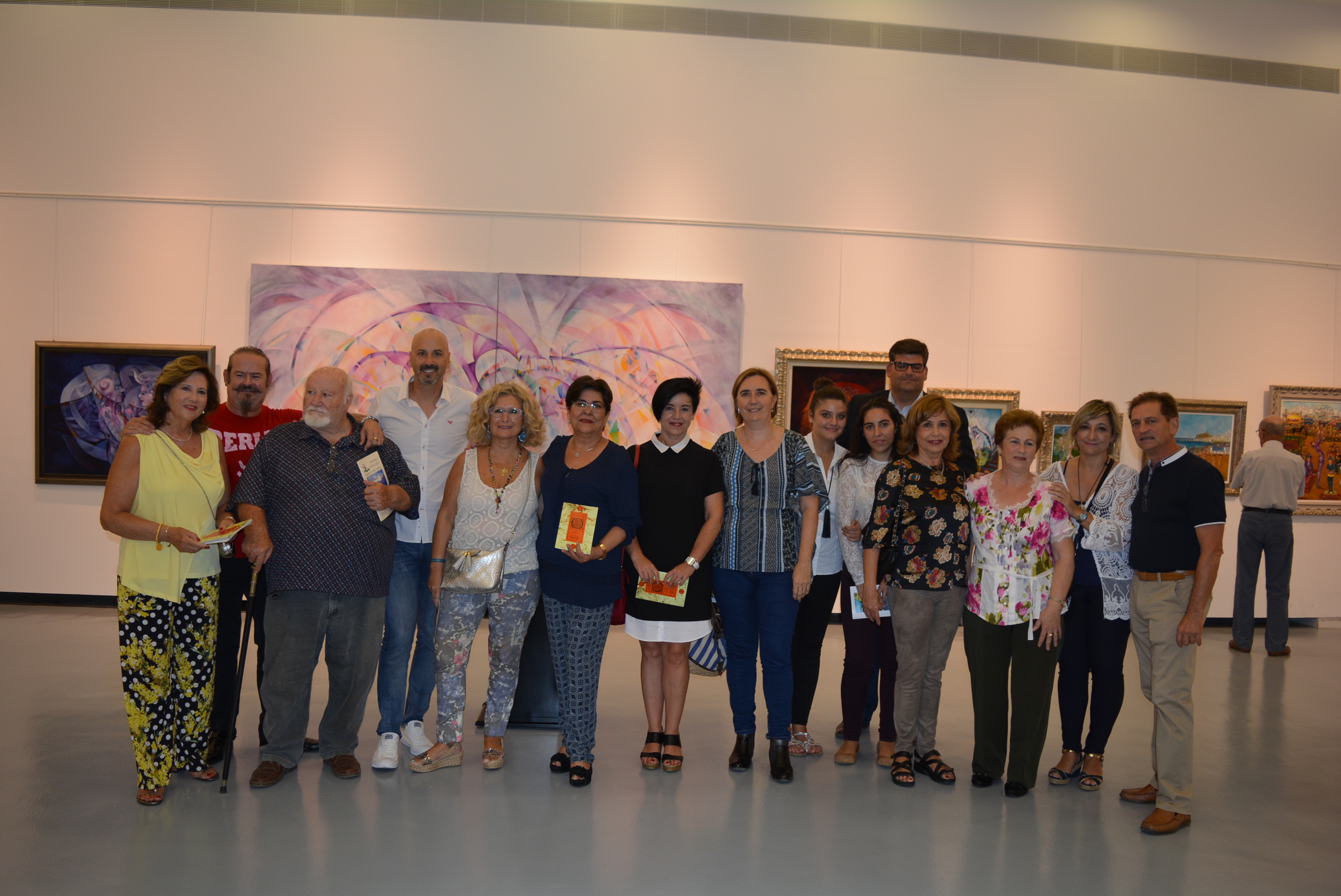 Una veintena de pintores residentes en Águilas exponen sus obras en el IX Salón de Otoño